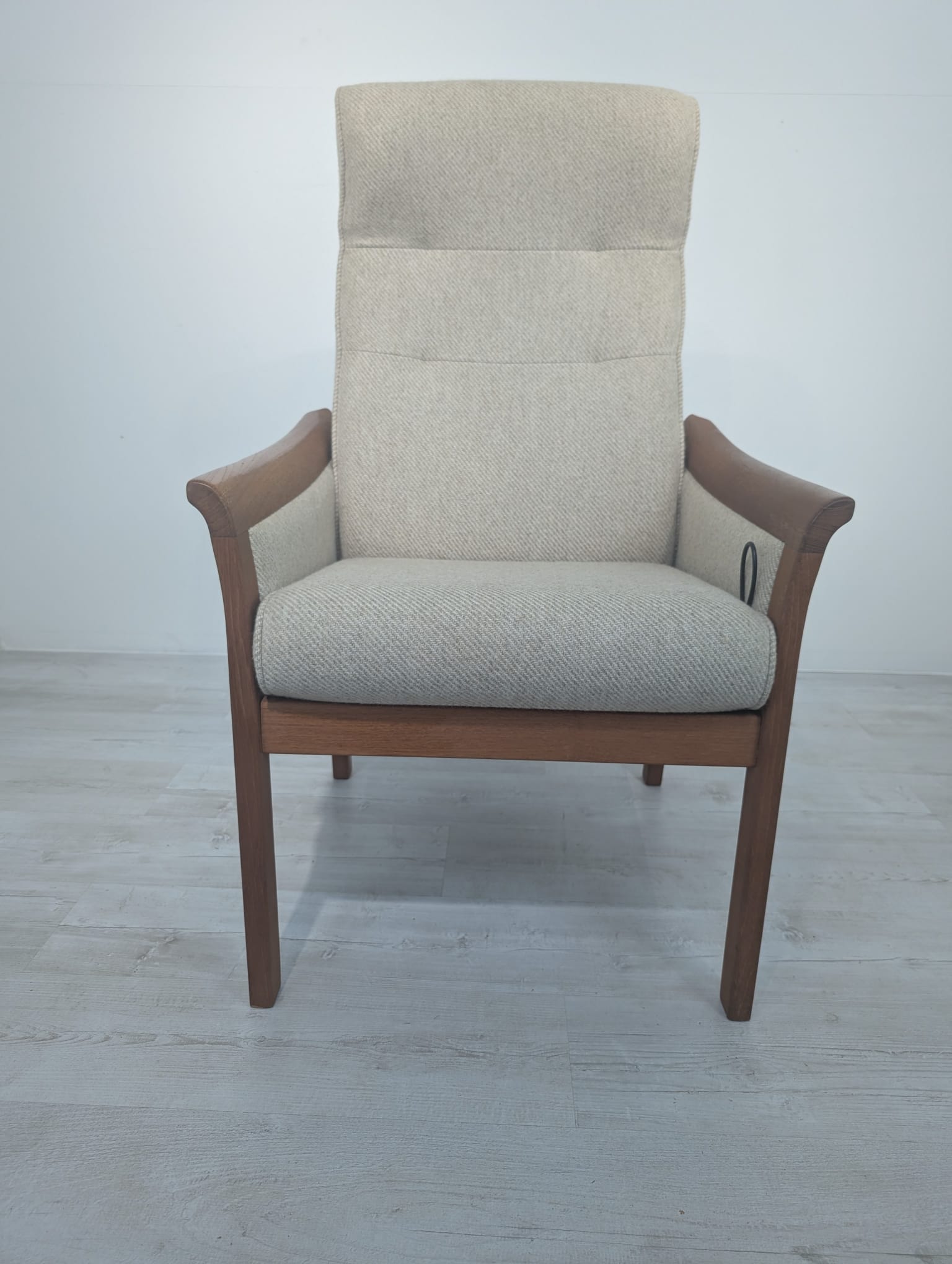 Fotel duński rozkładany z drewna tekowego - obrazek 4