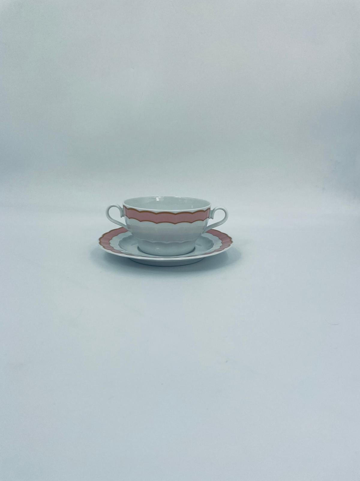 Bulionówka ze spodkiem styl współczesny