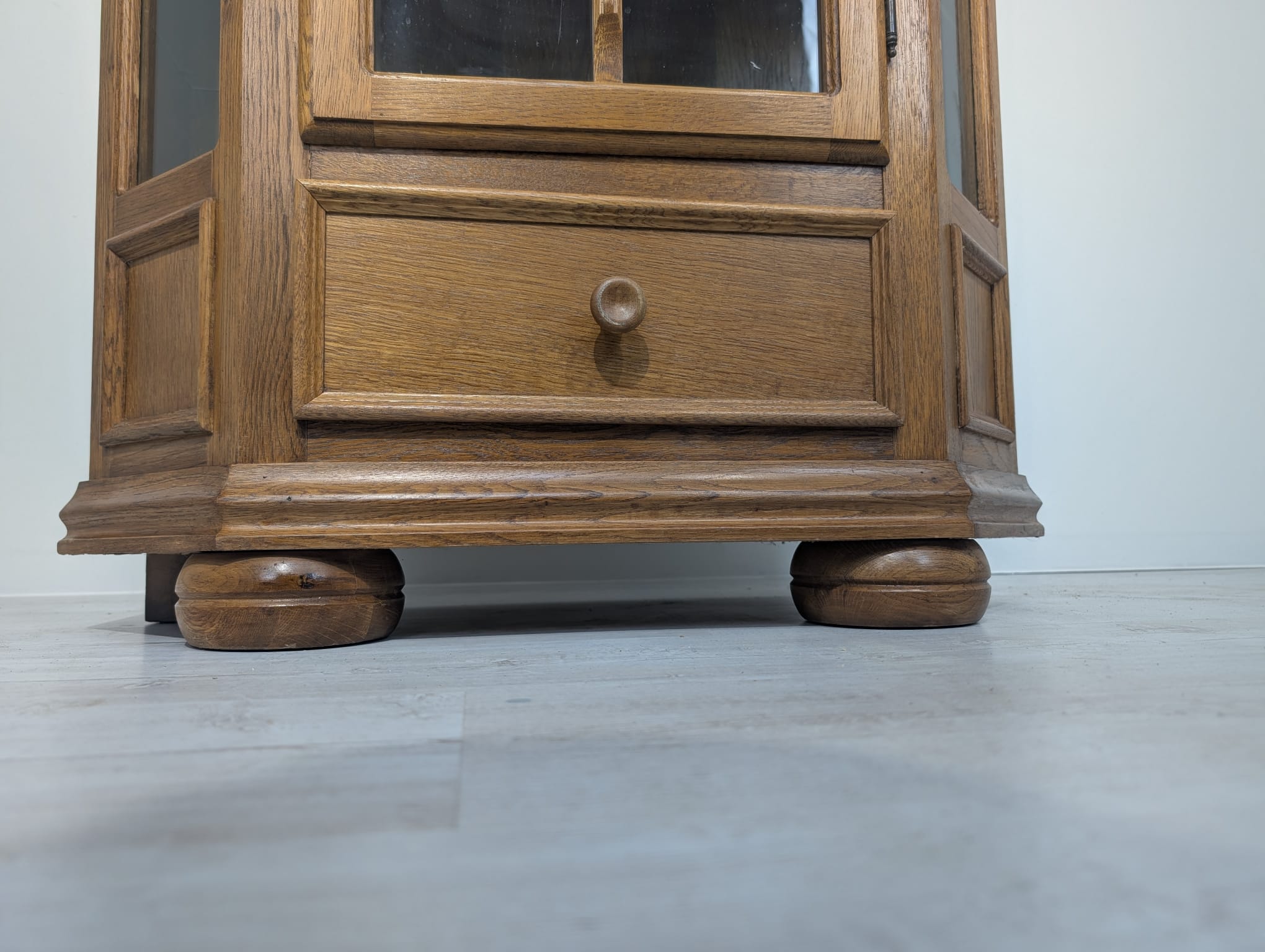 Stylowa witryna dębowa z litego drewna - Image 13