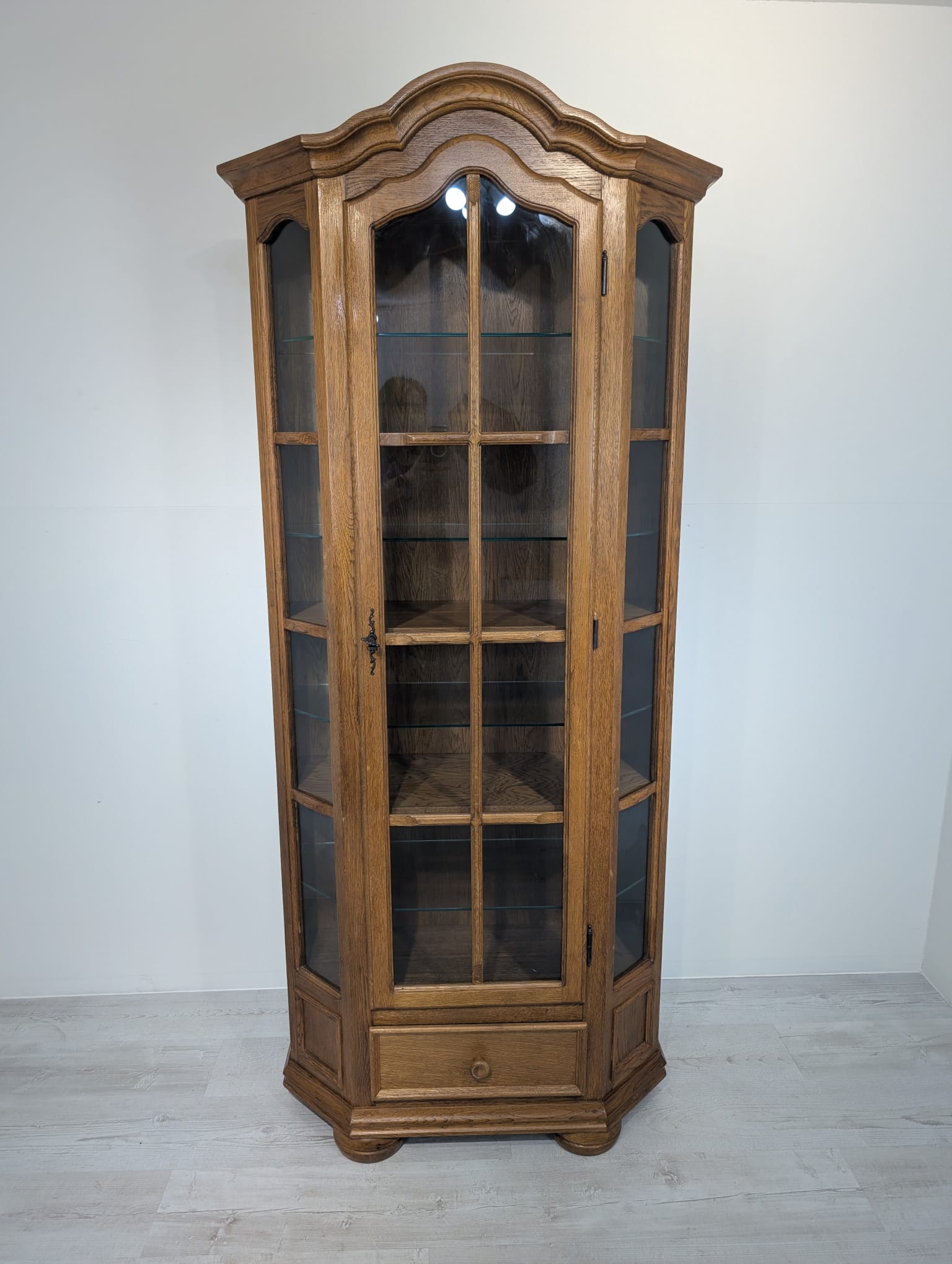 Stylowa witryna dębowa z litego drewna - Image 2