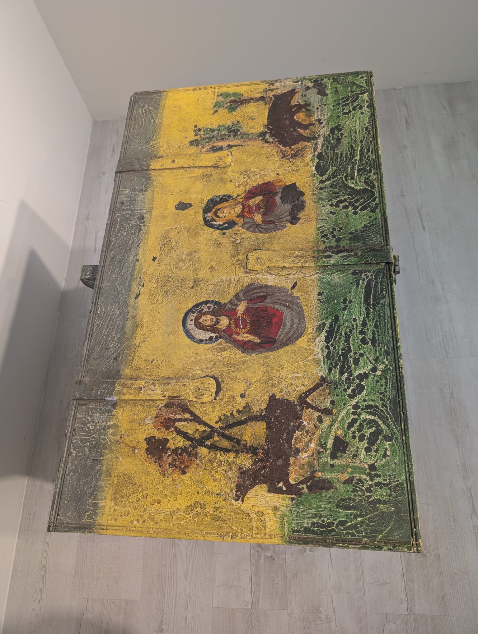 Zabytkowa skrzynia, kufer z drewna ręcznie malowany - obrazek 5