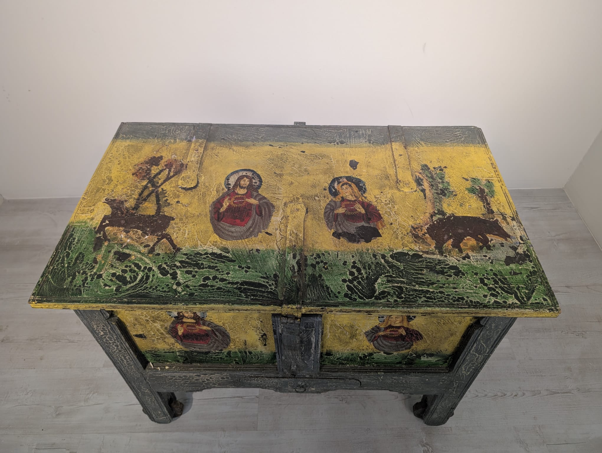 Zabytkowa skrzynia, kufer z drewna ręcznie malowany - obrazek 11