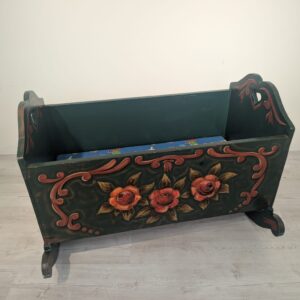 Kołyska drewniana ręcznie malowana z lat 40-stych