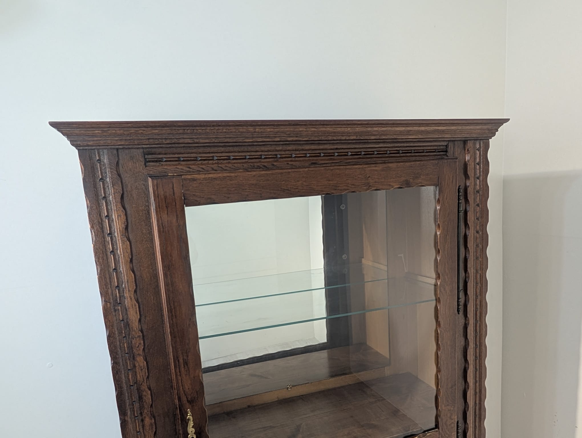 Biblioteka witryna regał lata 50/60 dąb rzeźbiona - obrazek 8