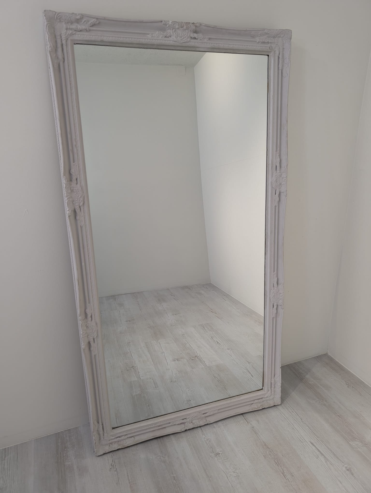 Lustro drewniane białe w stylu barokowym - obrazek 2