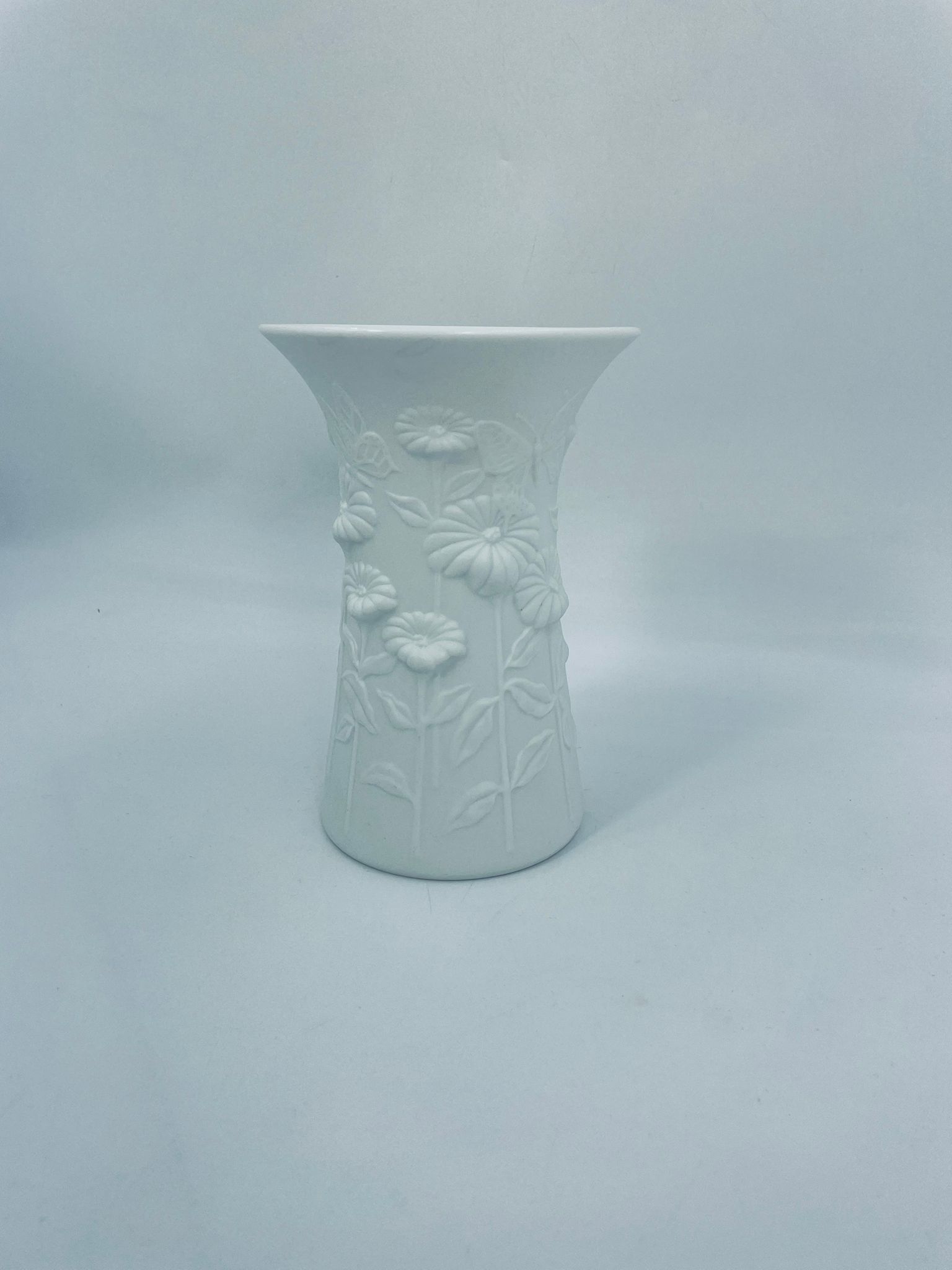 Kaiser M. Frey porcelain vase