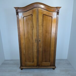 Art Nouveau cabinet in solid wood