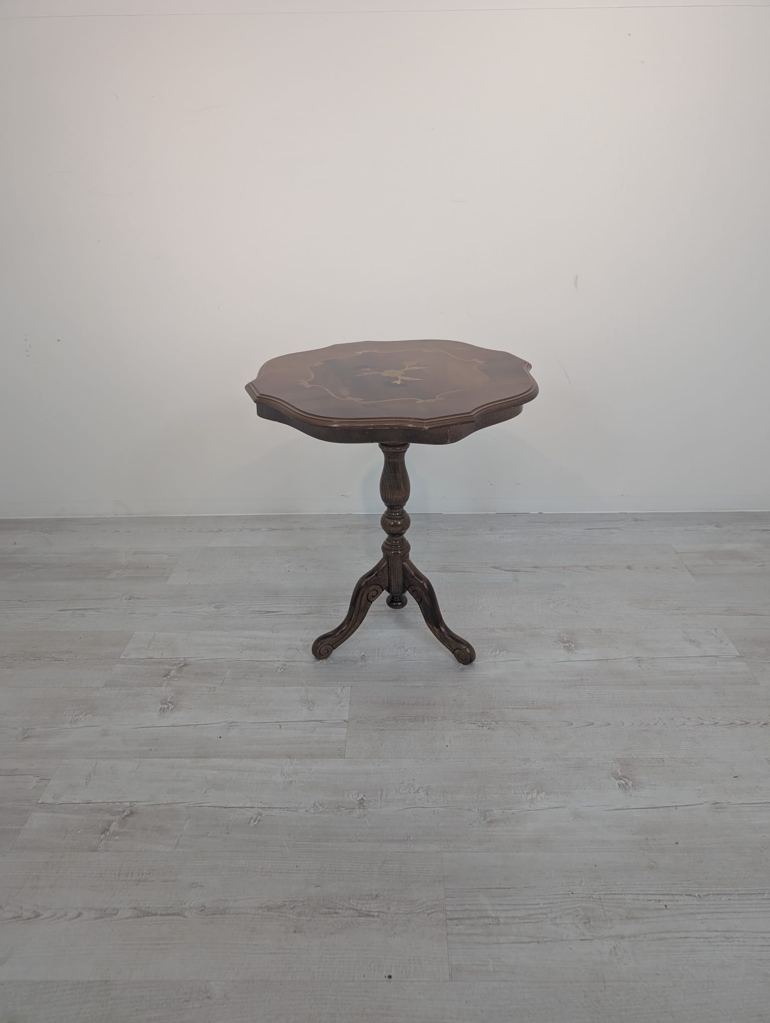 Stolik kawowy okrągły z intarsjowanym blatem - Image 3