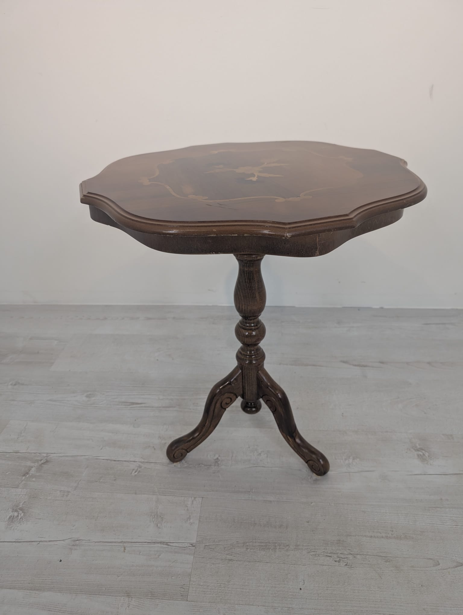 Stolik kawowy okrągły z intarsjowanym blatem - Image 4