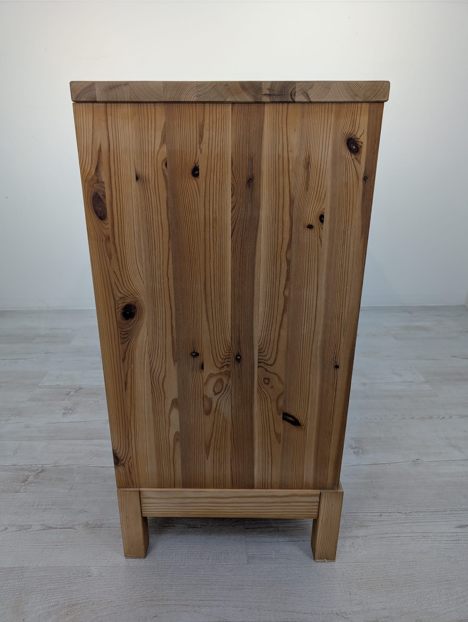 Szafka sosnowa z litego drewna surowego - Image 10