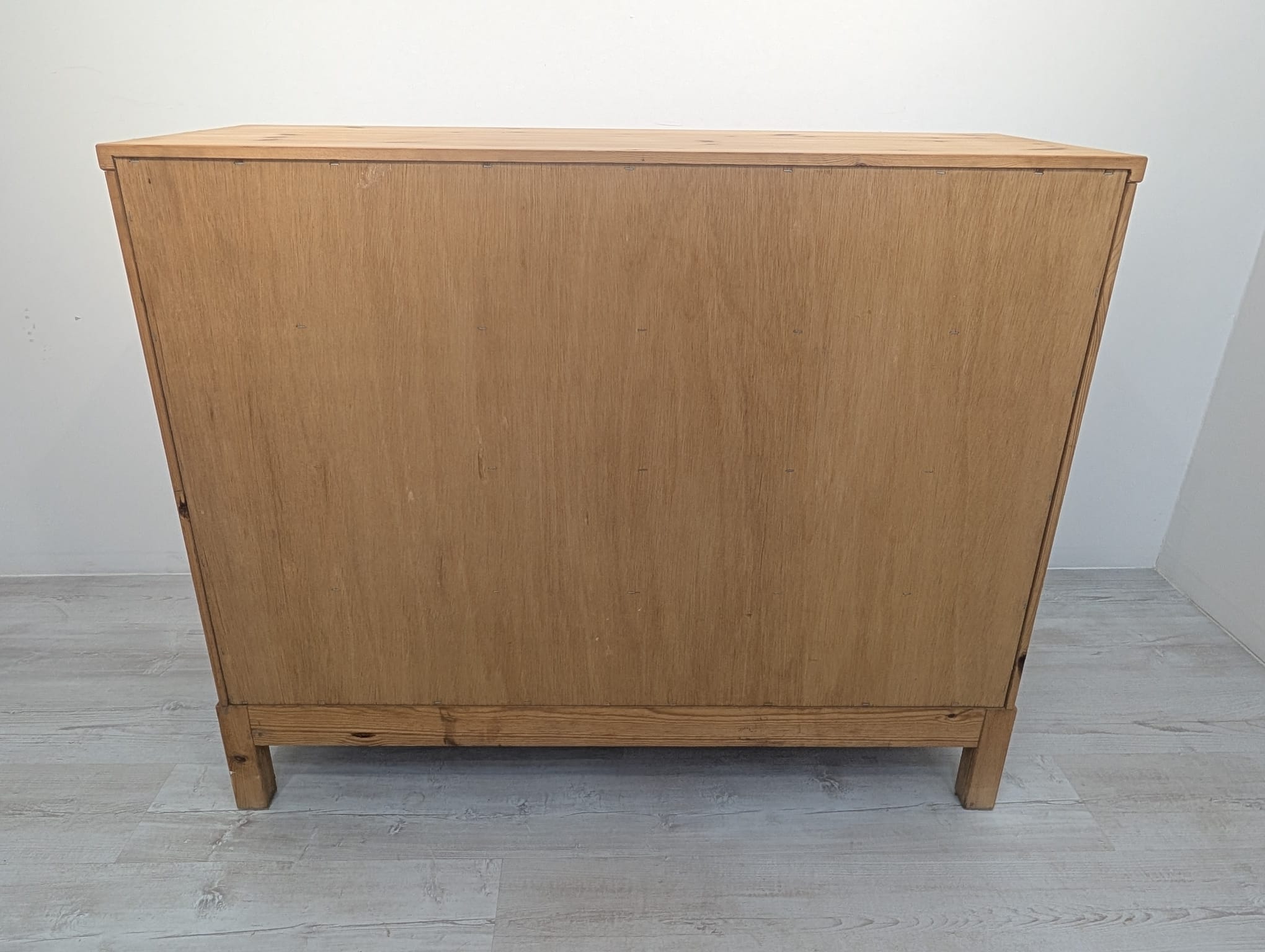 Szafka sosnowa z litego drewna surowego - Image 12