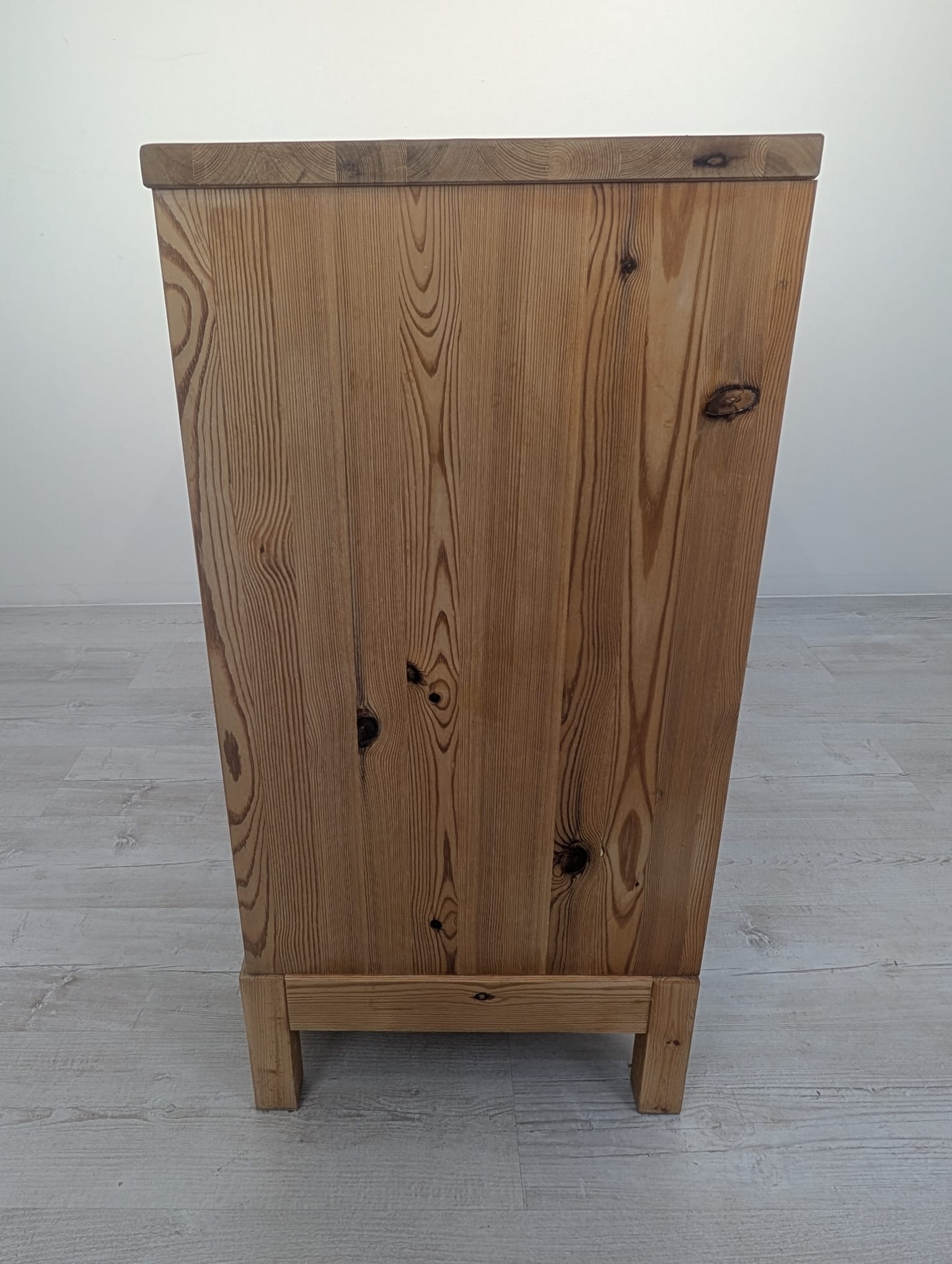 Szafka sosnowa z litego drewna surowego - Image 11