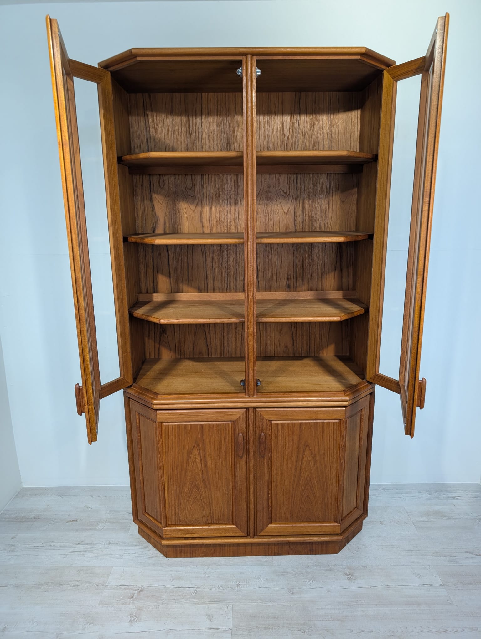 Witryna, duńska gablota podświetlana XL z teku z lat 80-tych - Image 11