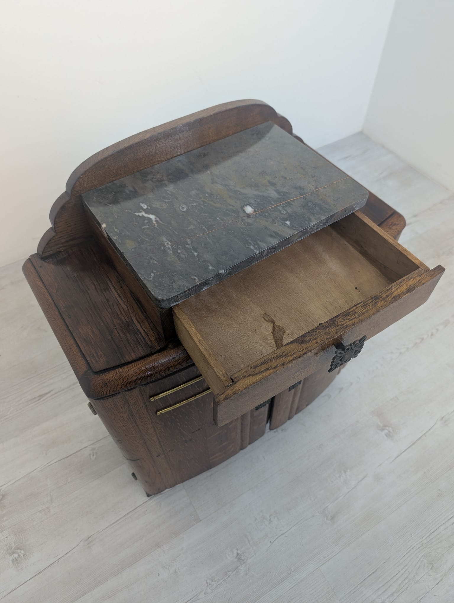 Szafka dębowa secesyjna z marmurem w stylu Art Deco - obrazek 14