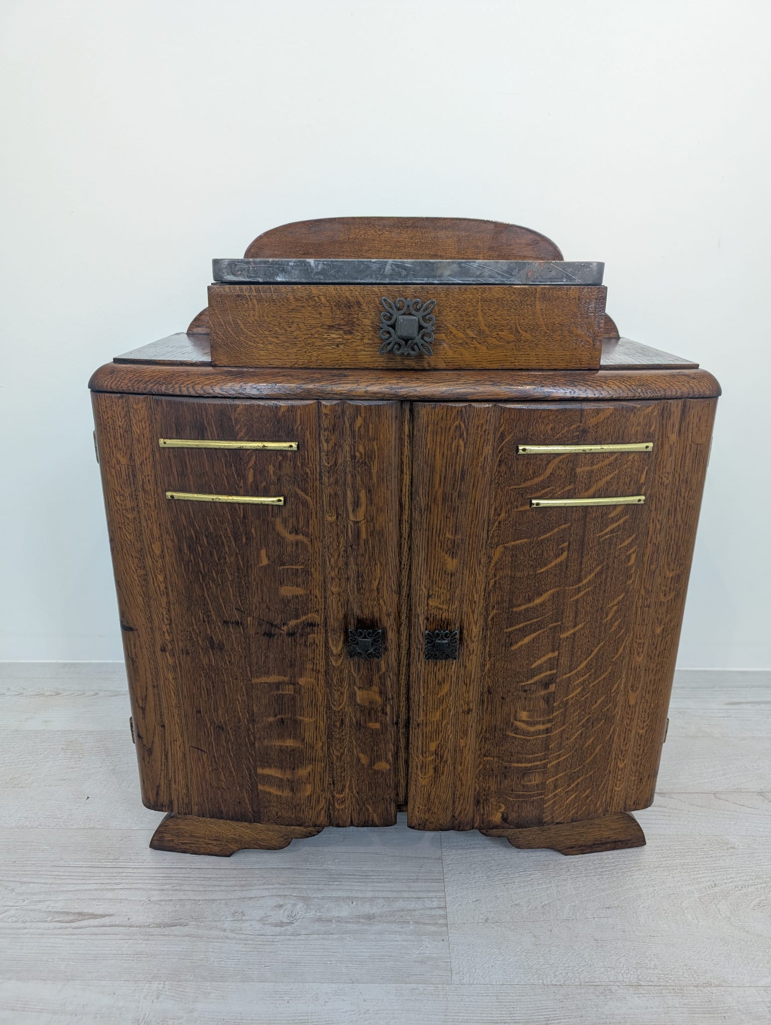 Szafka dębowa secesyjna z marmurem w stylu Art Deco - obrazek 2