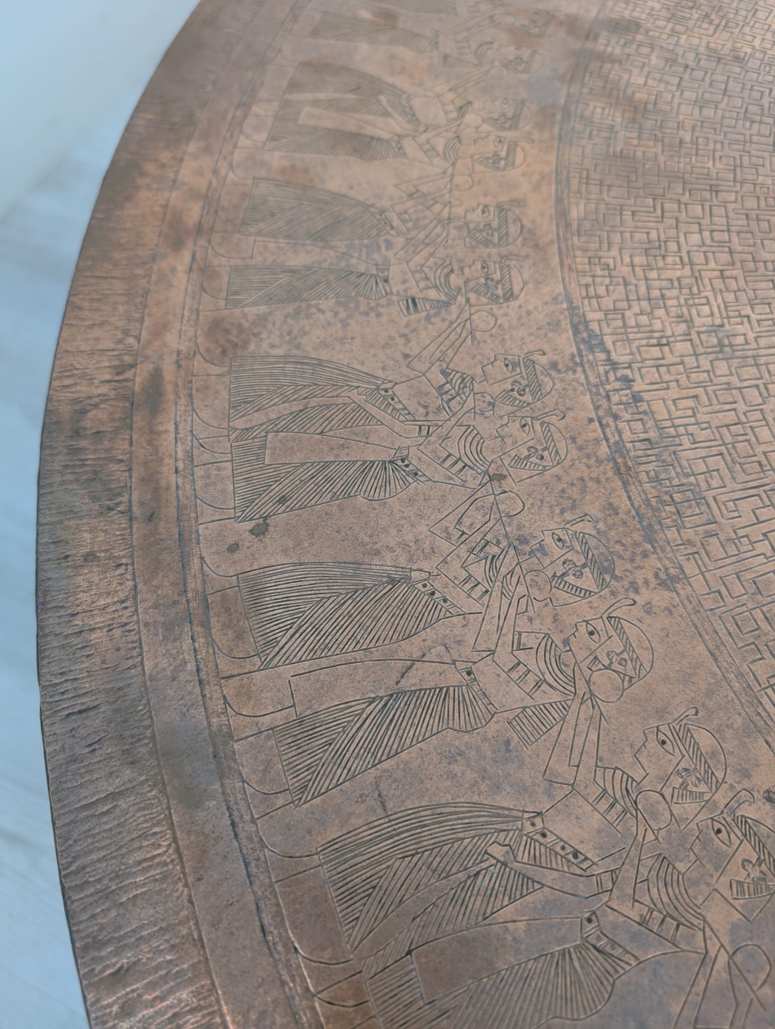 Stolik kawowy, ława okuta blachą miedzianą z lat 70-tych XX wieku - Image 15