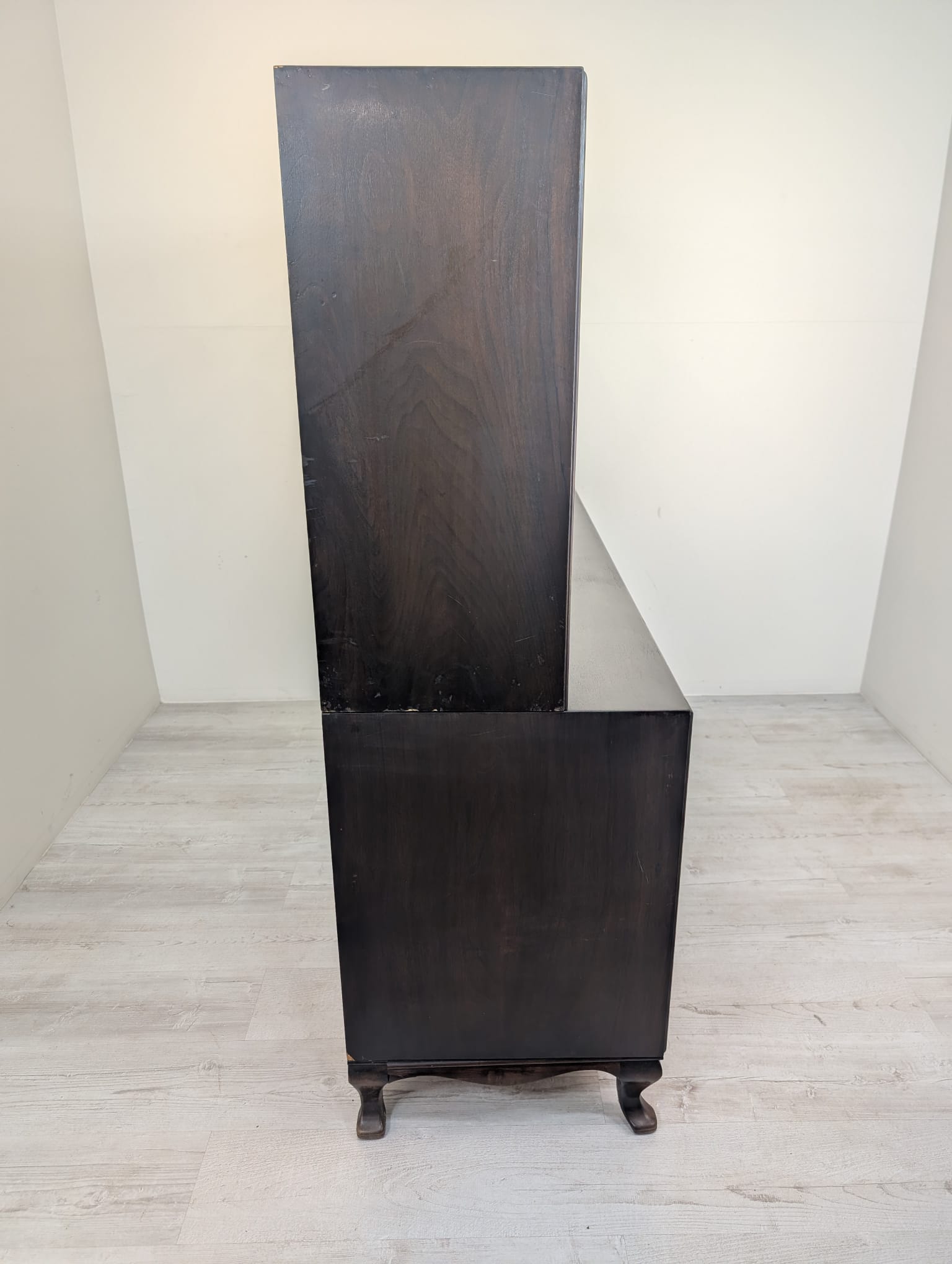 Witryna, kredens antyczny ludwikowski dębowy z lat 50-tych z rafią - obrazek 18