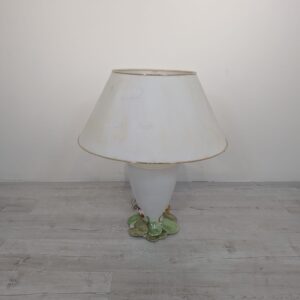 Porcelain table lamp with flower bud butterfly