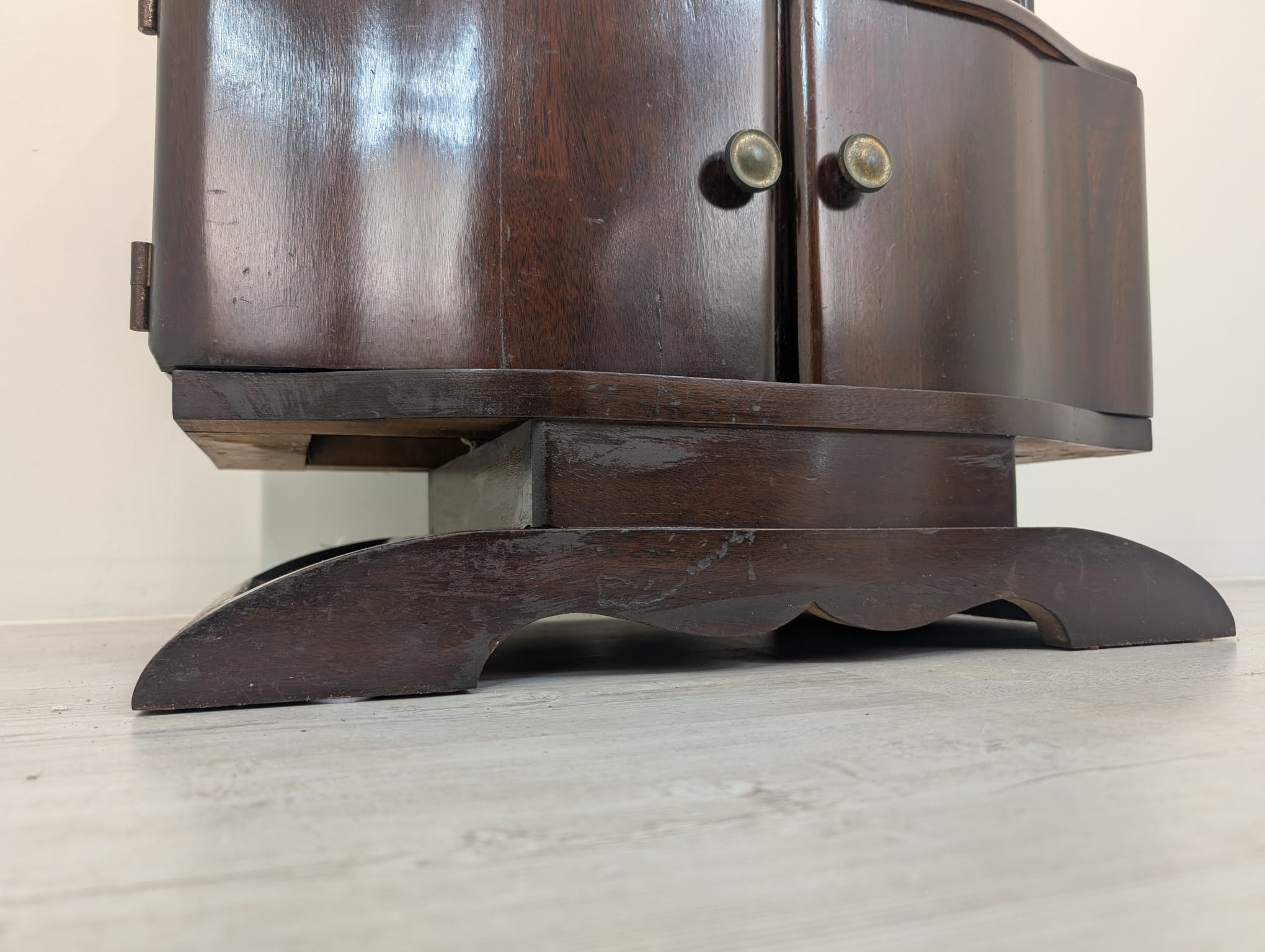 Szafka dębowa secesyjna z marmurem w stylu Art Deco - obrazek 2