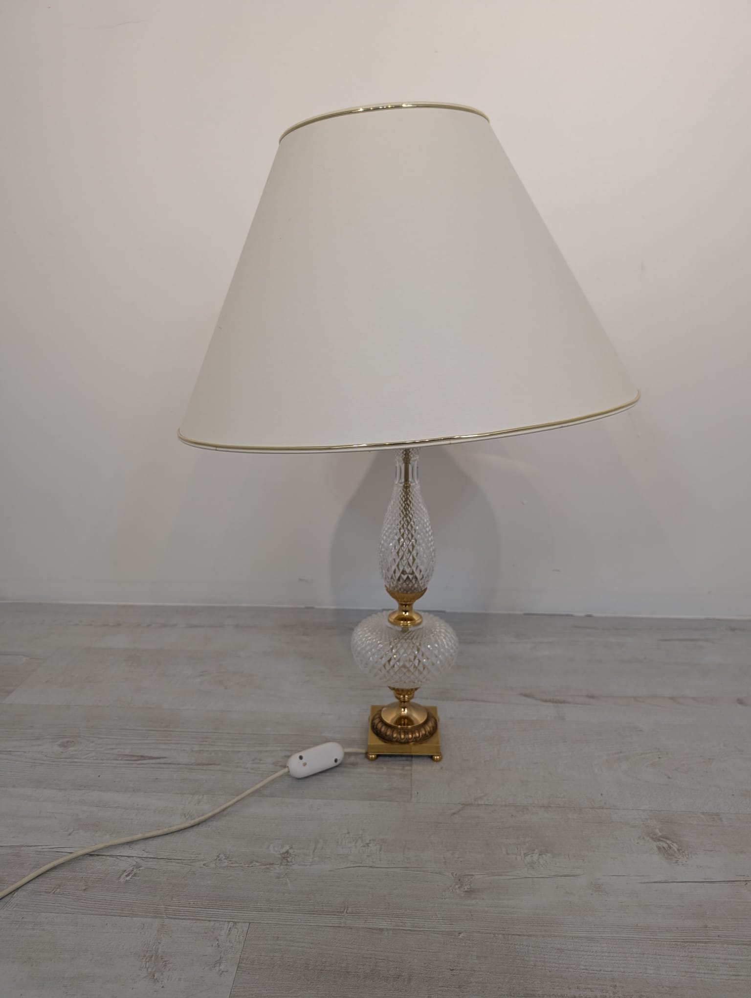 Lampa stołowa kryształowa mosiądzowana z lat 50/60-tych - obrazek 3