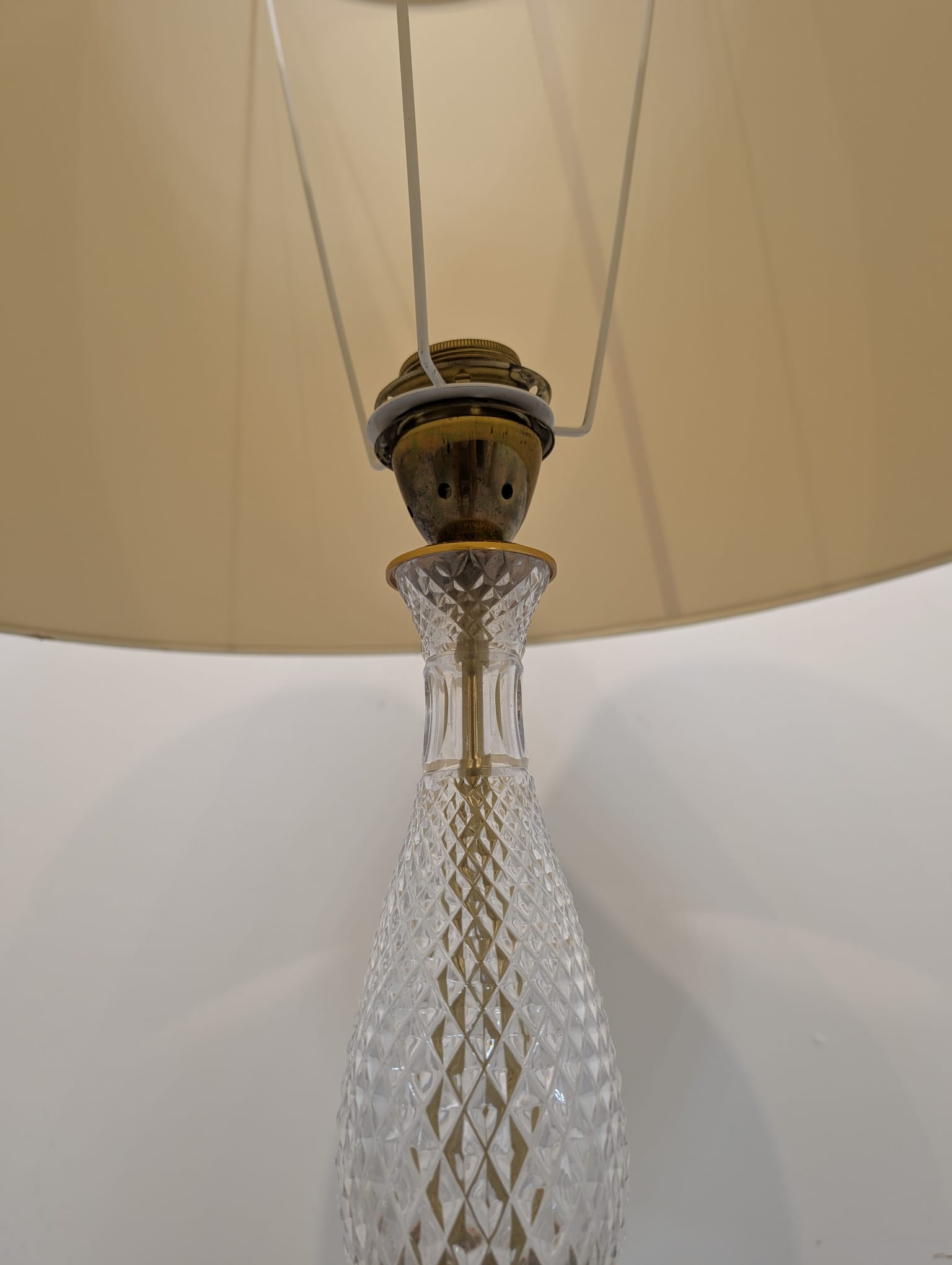 Lampa stołowa kryształowa mosiądzowana z lat 50/60-tych - obrazek 9