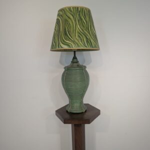 Lampa stołowa rattanowa zielona z pleciona skórą