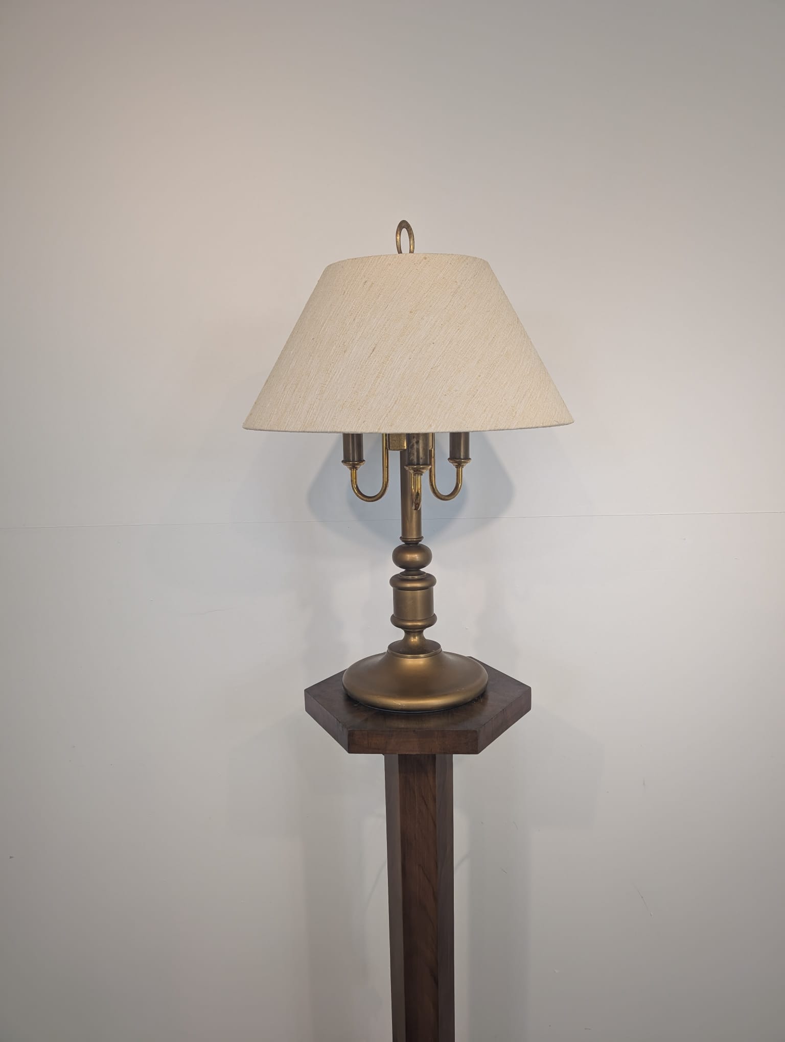 Stylish vintage brass-plated table lamp
