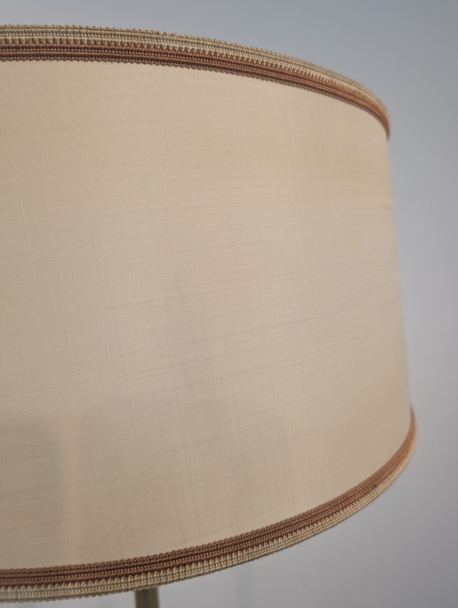 Stylowa lampa podłogowa mid-century modern - obrazek 7