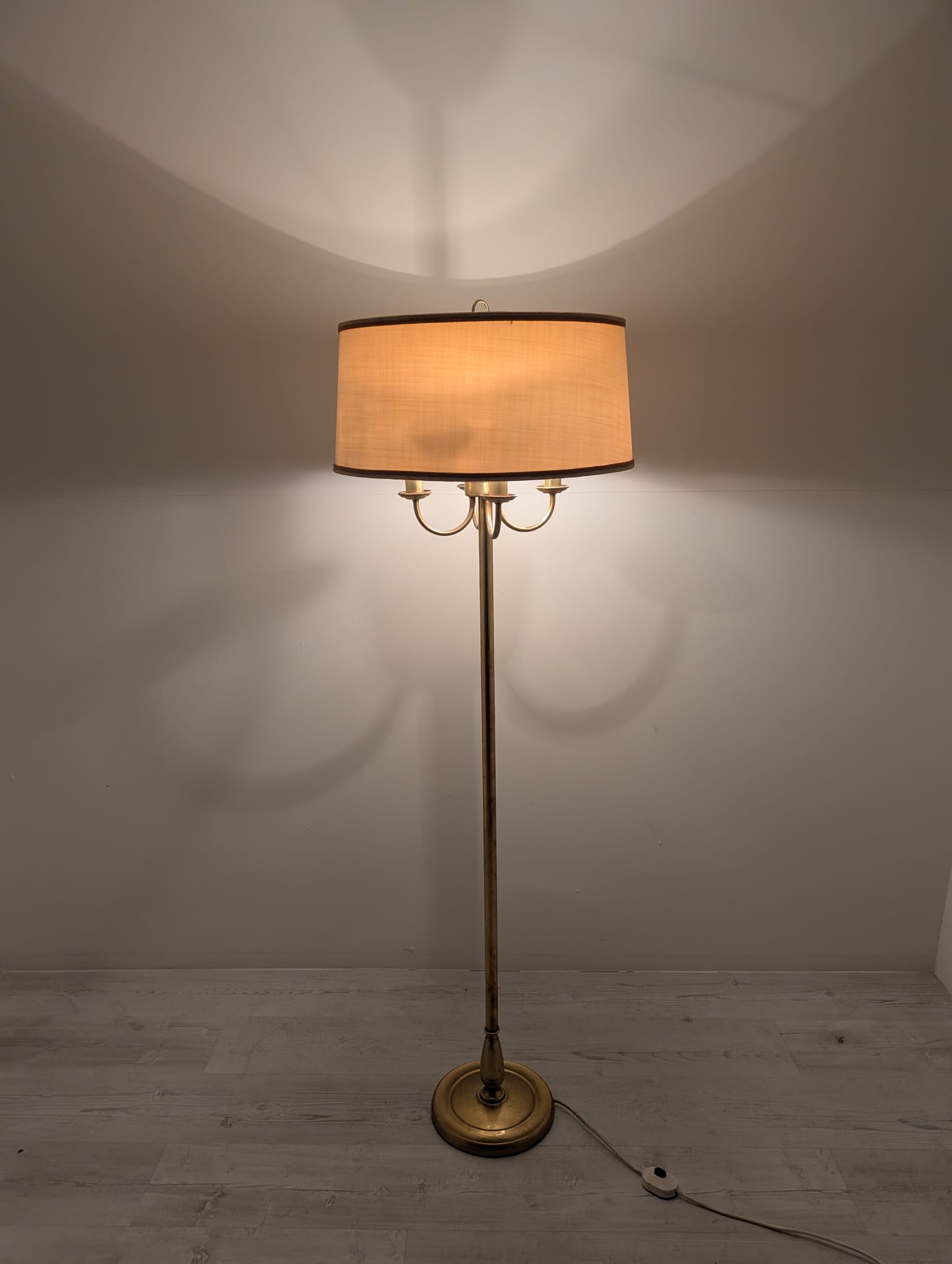 Stylowa lampa podłogowa mid-century modern - obrazek 14