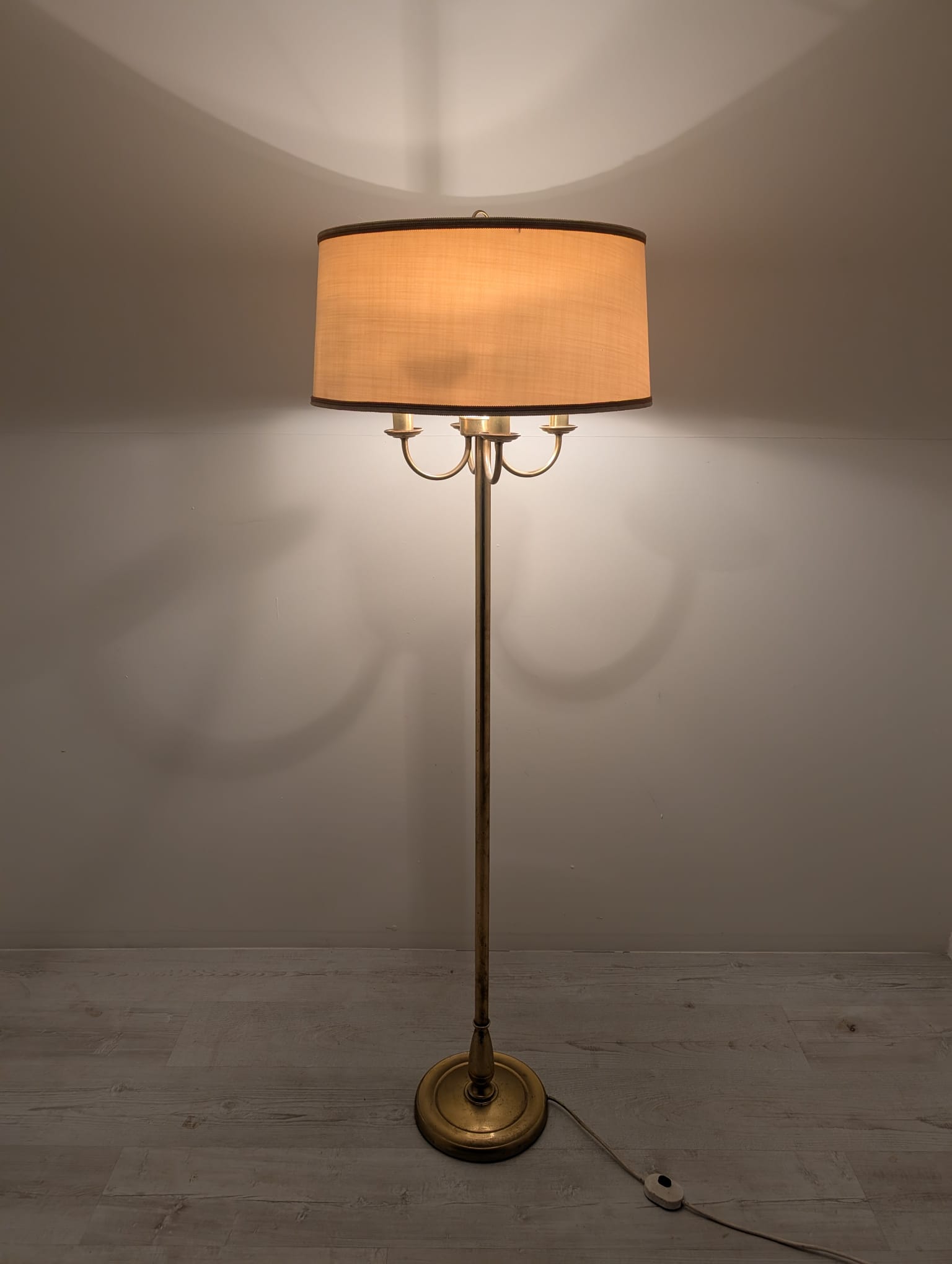 Stylowa lampa podłogowa mid-century modern - obrazek 15