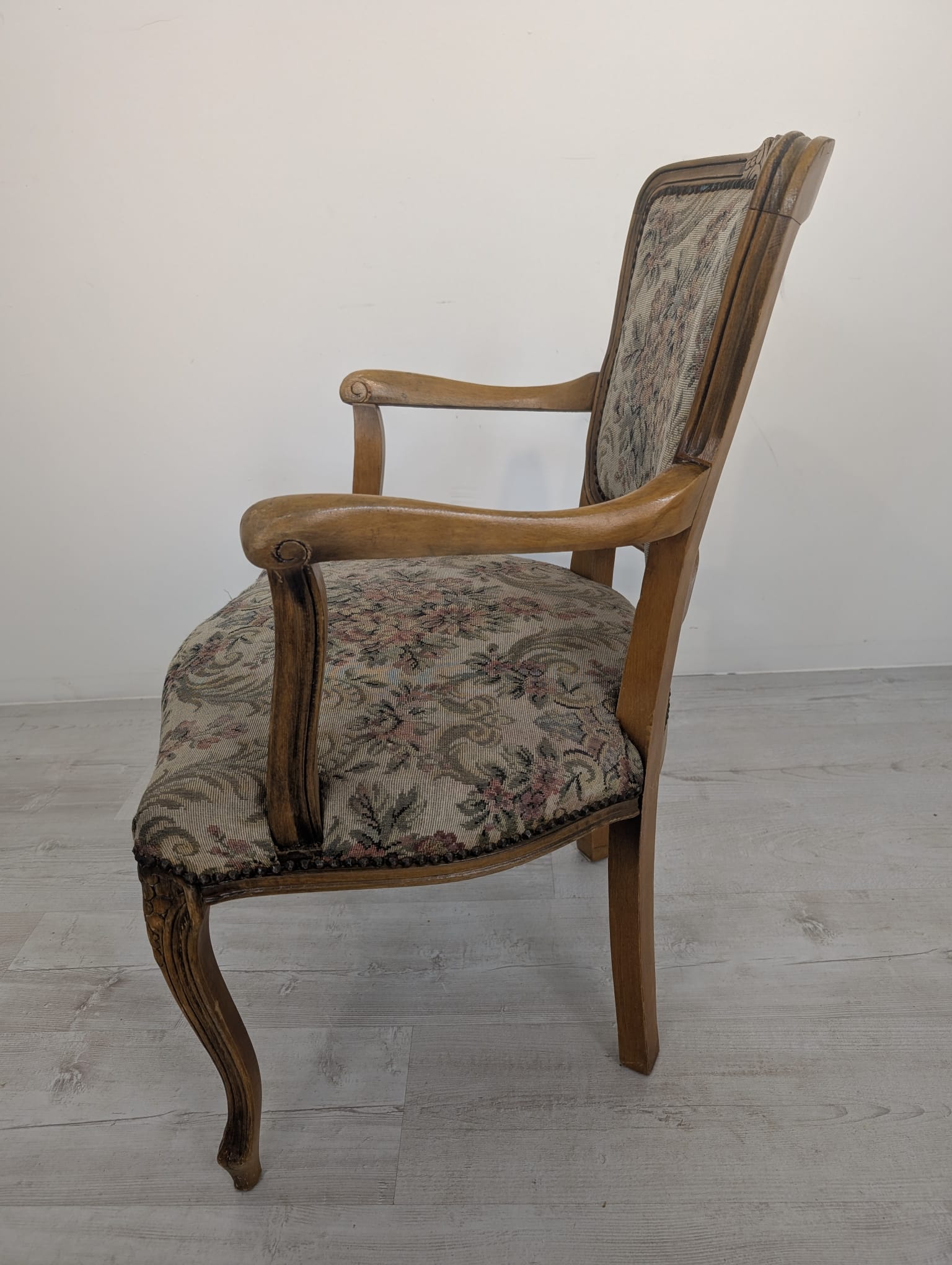 Fotel w stylu ludwikowskim rzeźbiony - Image 11