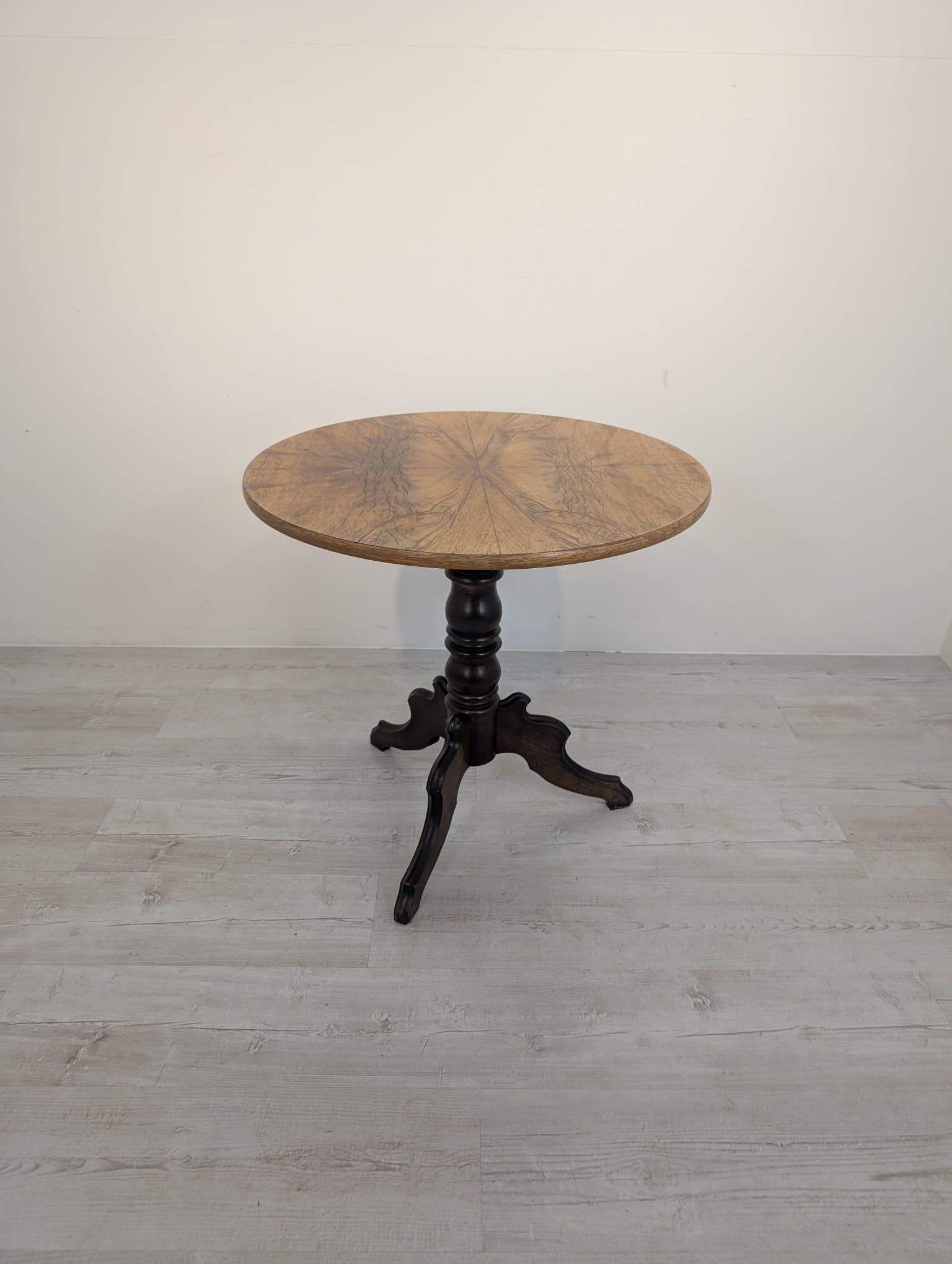 Stolik kawowy z litego drewna orzechowego vintage - Image 2