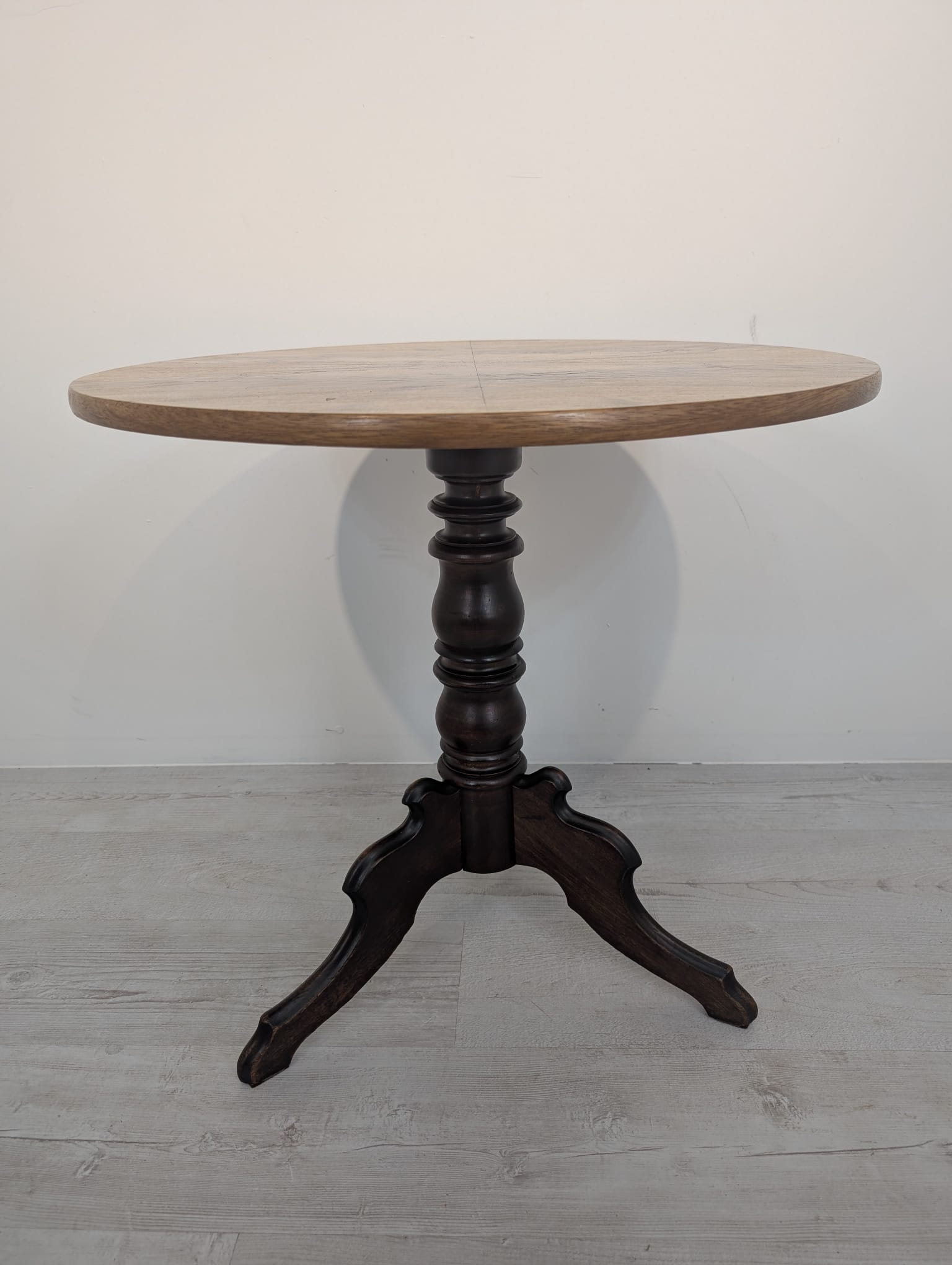 Stolik kawowy z litego drewna orzechowego vintage - Image 5