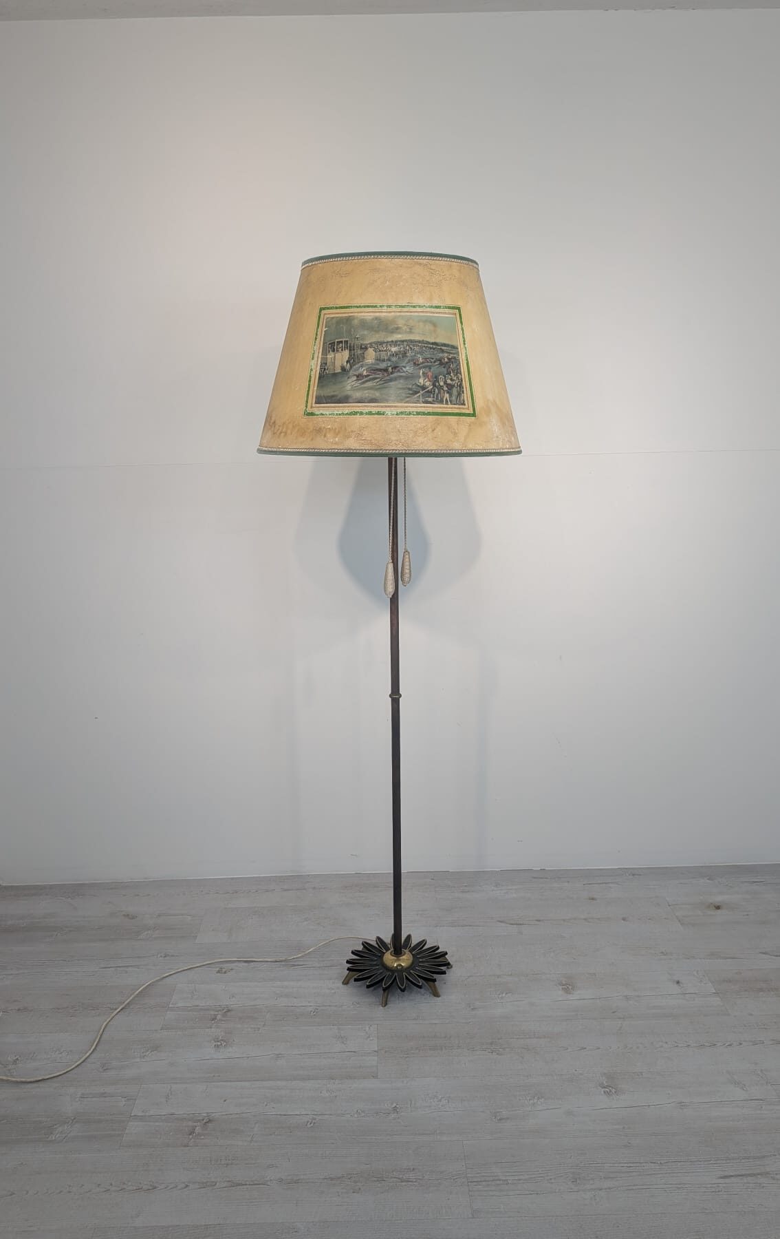 Stylowa lampa podłogowa mosiężna w stylu vintage z lat 50/60-tych