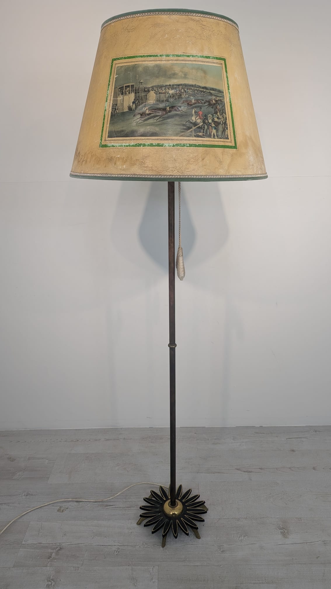 Stylowa lampa podłogowa mosiężna w stylu vintage z lat 50/60-tych - obrazek 2