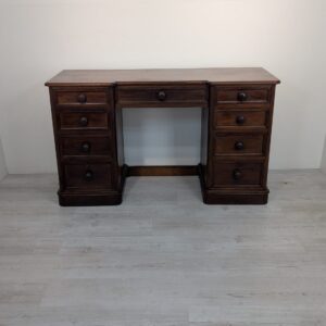 Colonial desk in mahogany from the 1960s