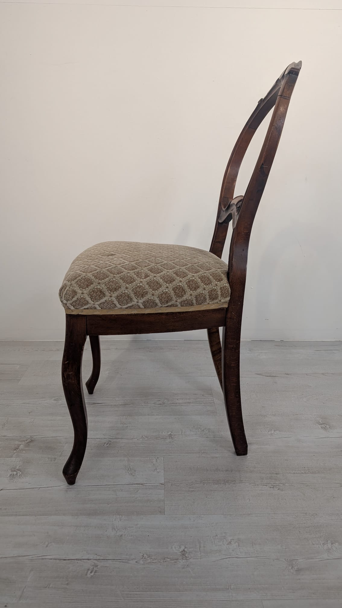 Krzesło rokoko z II poł. XIX wieku - obrazek 9