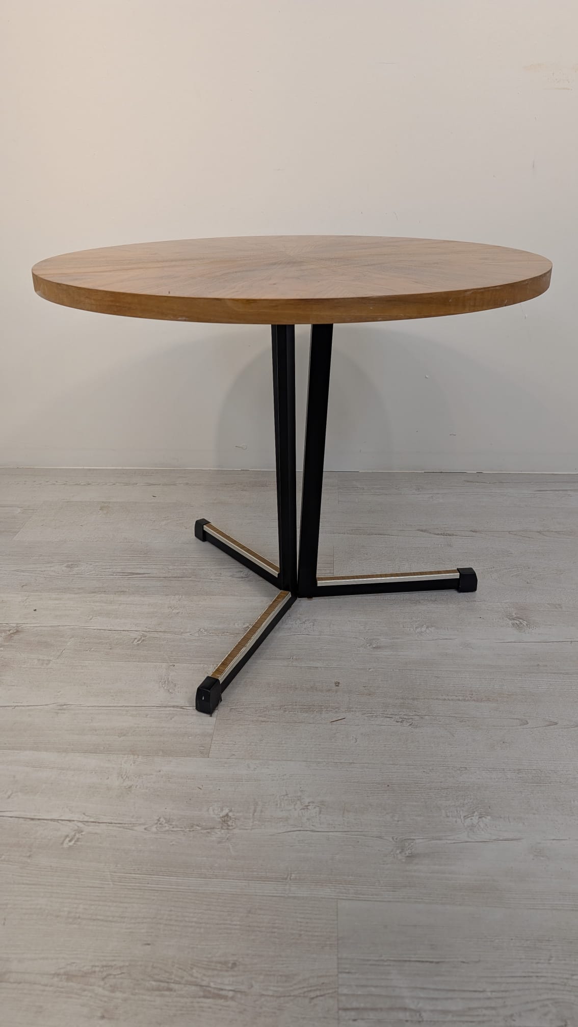 Stolik kawowy w orzechu vintage z lat 70-tych - Image 2