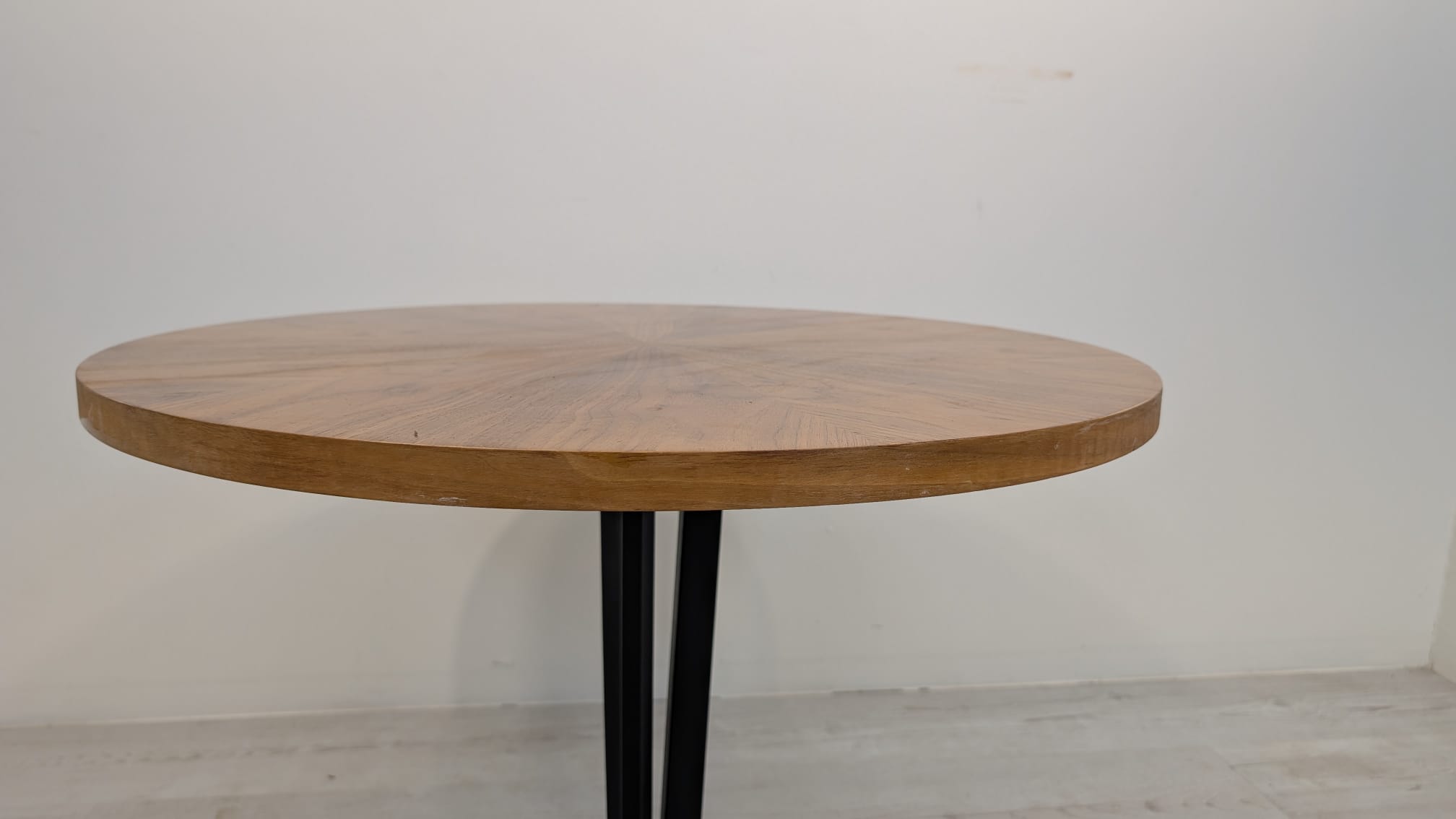 Stolik kawowy w orzechu vintage z lat 70-tych - Image 3