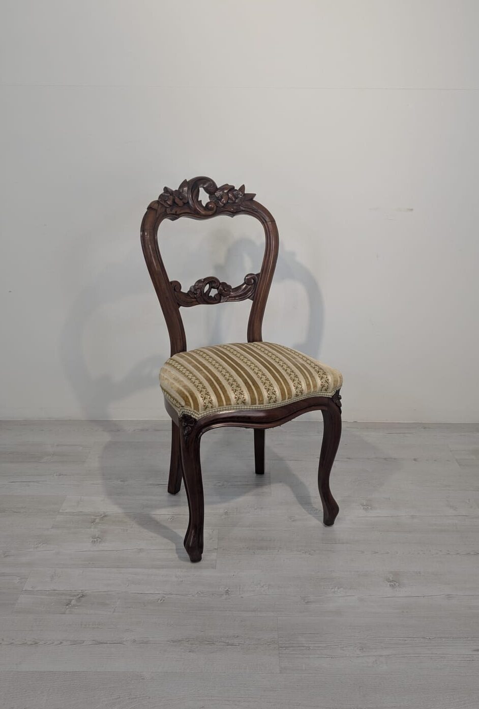 Krzesło Ludwik Philip z połowy XIX wieku na sprężynach palisander