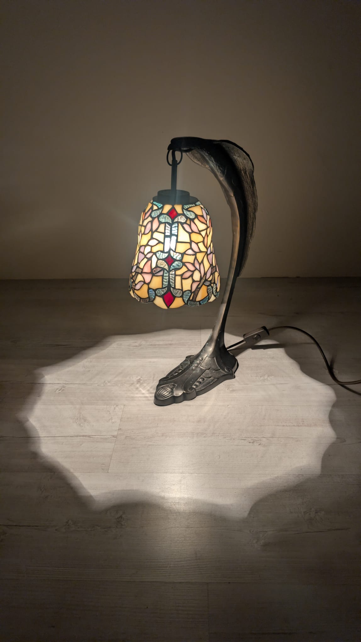 Lampa stołowa, biurowa witrażowa w stylu Tiffany Orzeł z brązu - obrazek 16