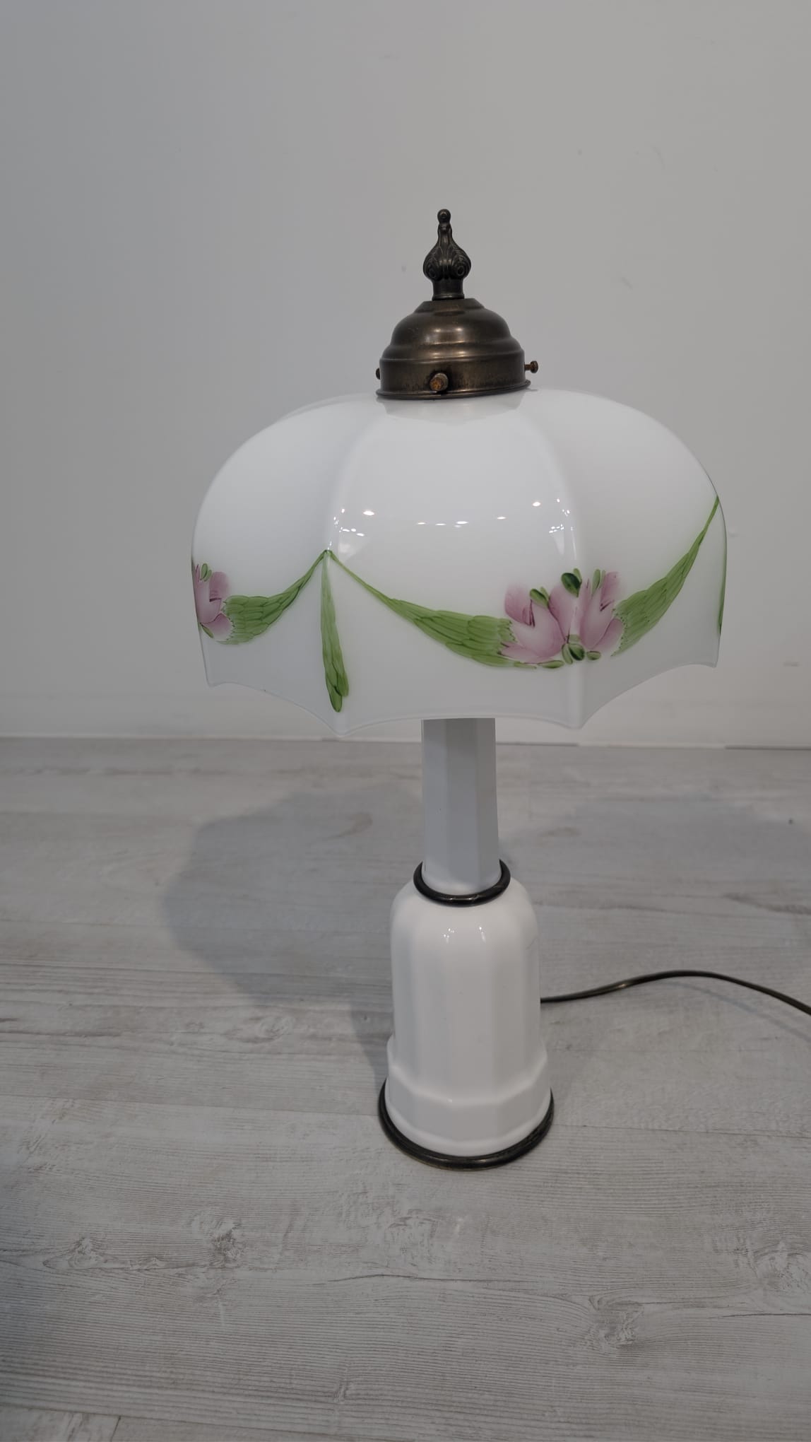 Lampa biurkowa porcelanowa w stylu secesyjnym z kloszem szklanym - Image 8