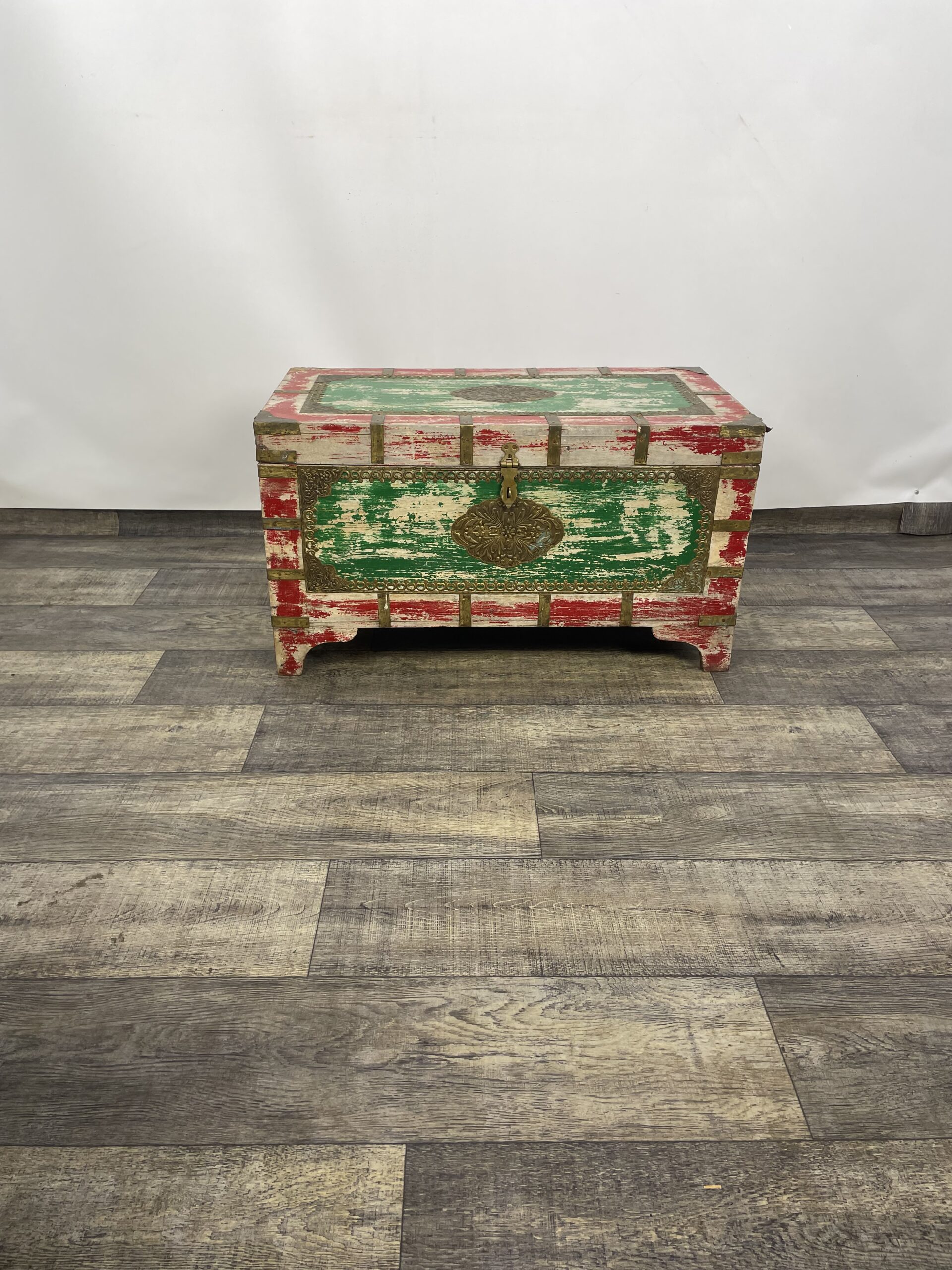 Skrzynia z drewna palisander okucia z mosiądzu - obrazek 2