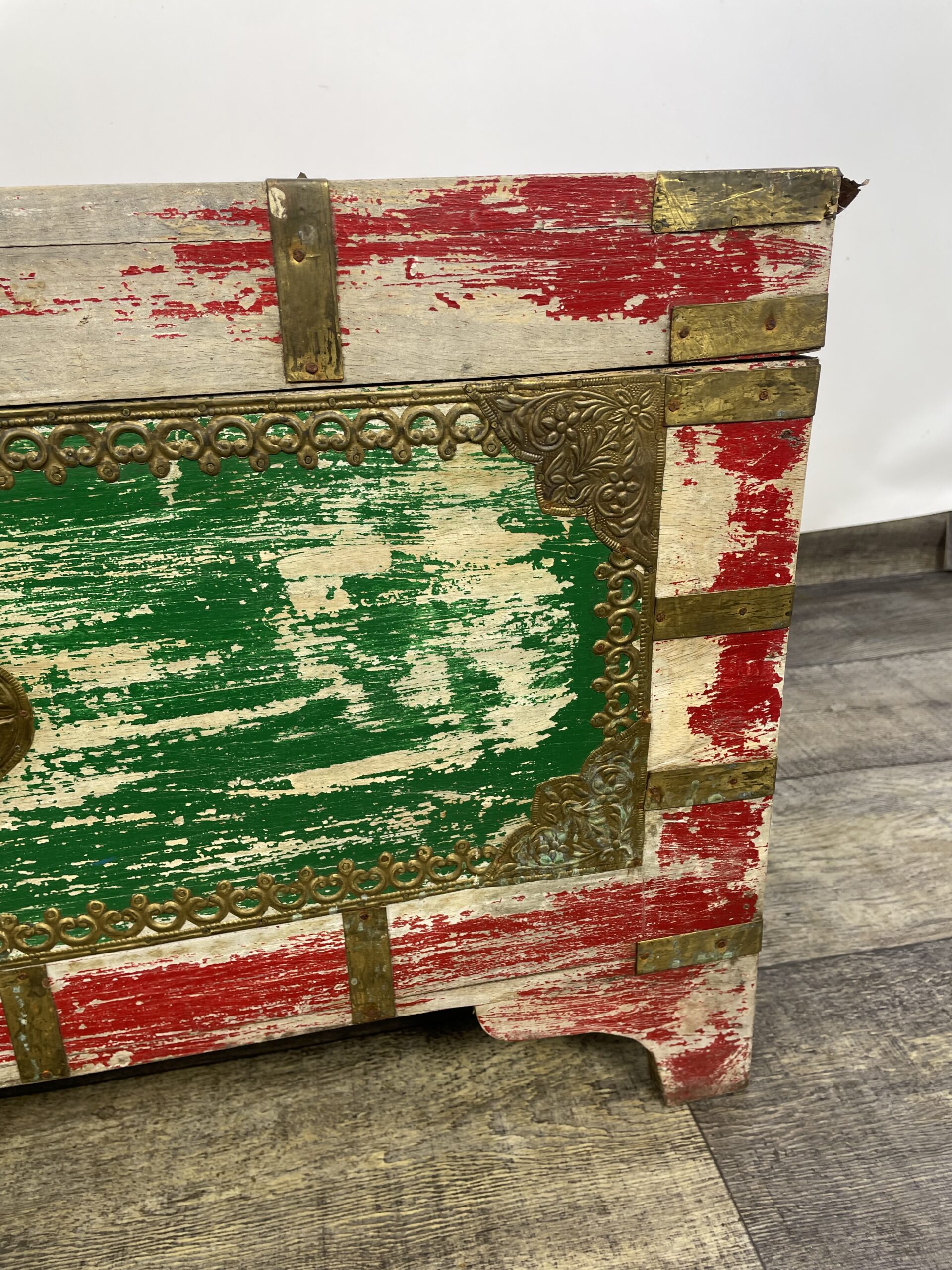 Skrzynia z drewna palisander okucia z mosiądzu - obrazek 6