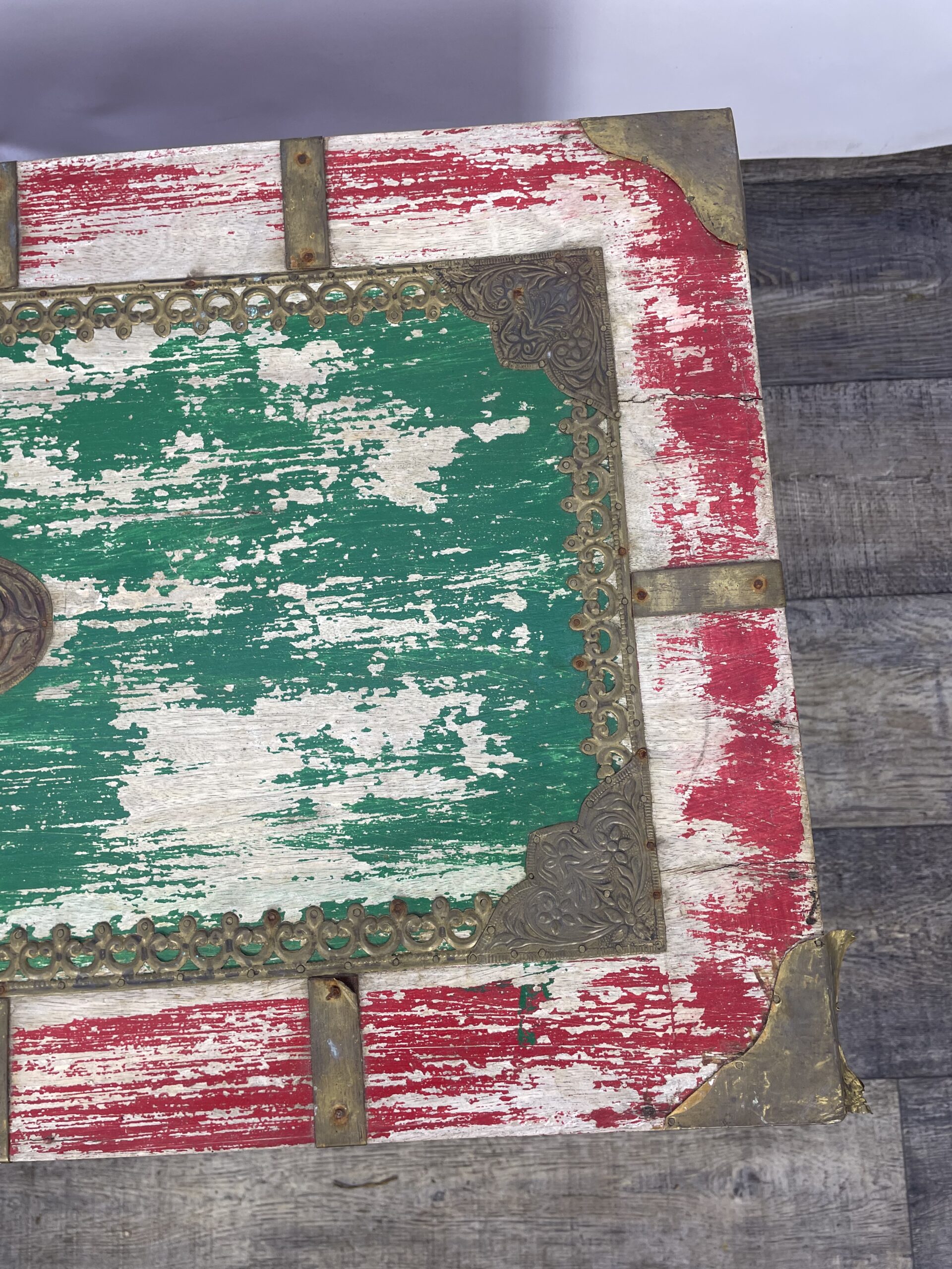 Skrzynia z drewna palisander okucia z mosiądzu - obrazek 11