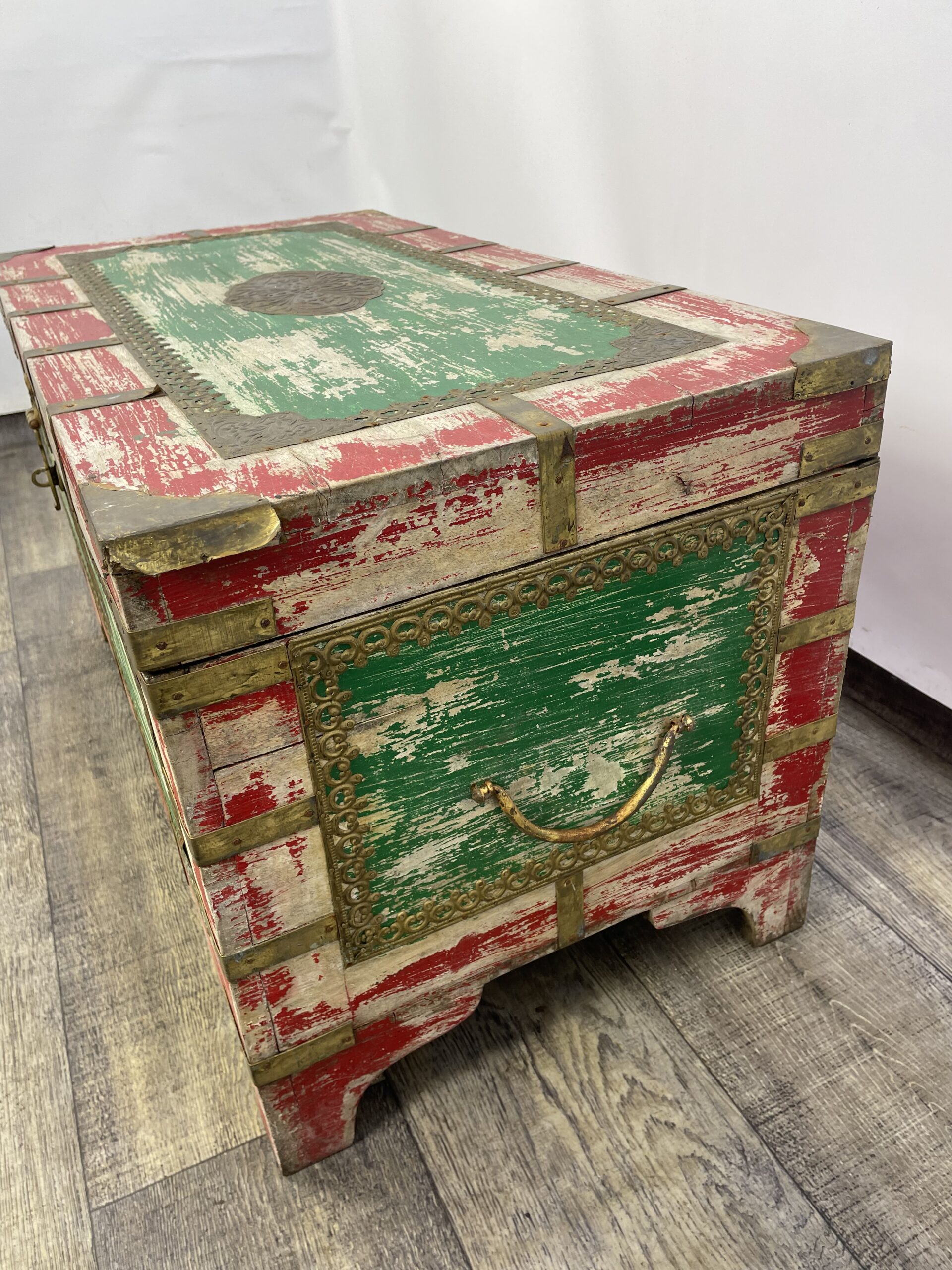 Skrzynia z drewna palisander okucia z mosiądzu - obrazek 12