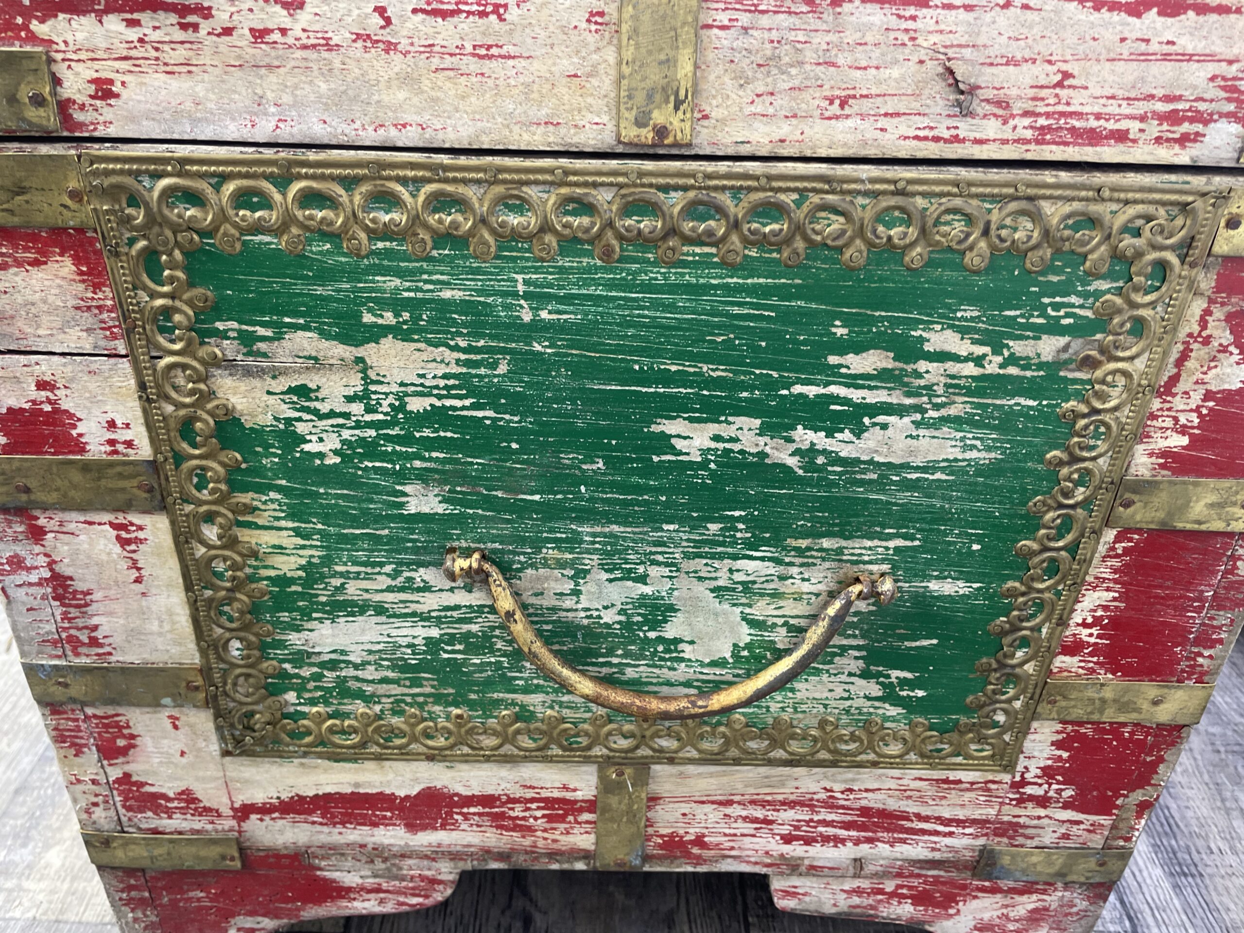 Skrzynia z drewna palisander okucia z mosiądzu - obrazek 13