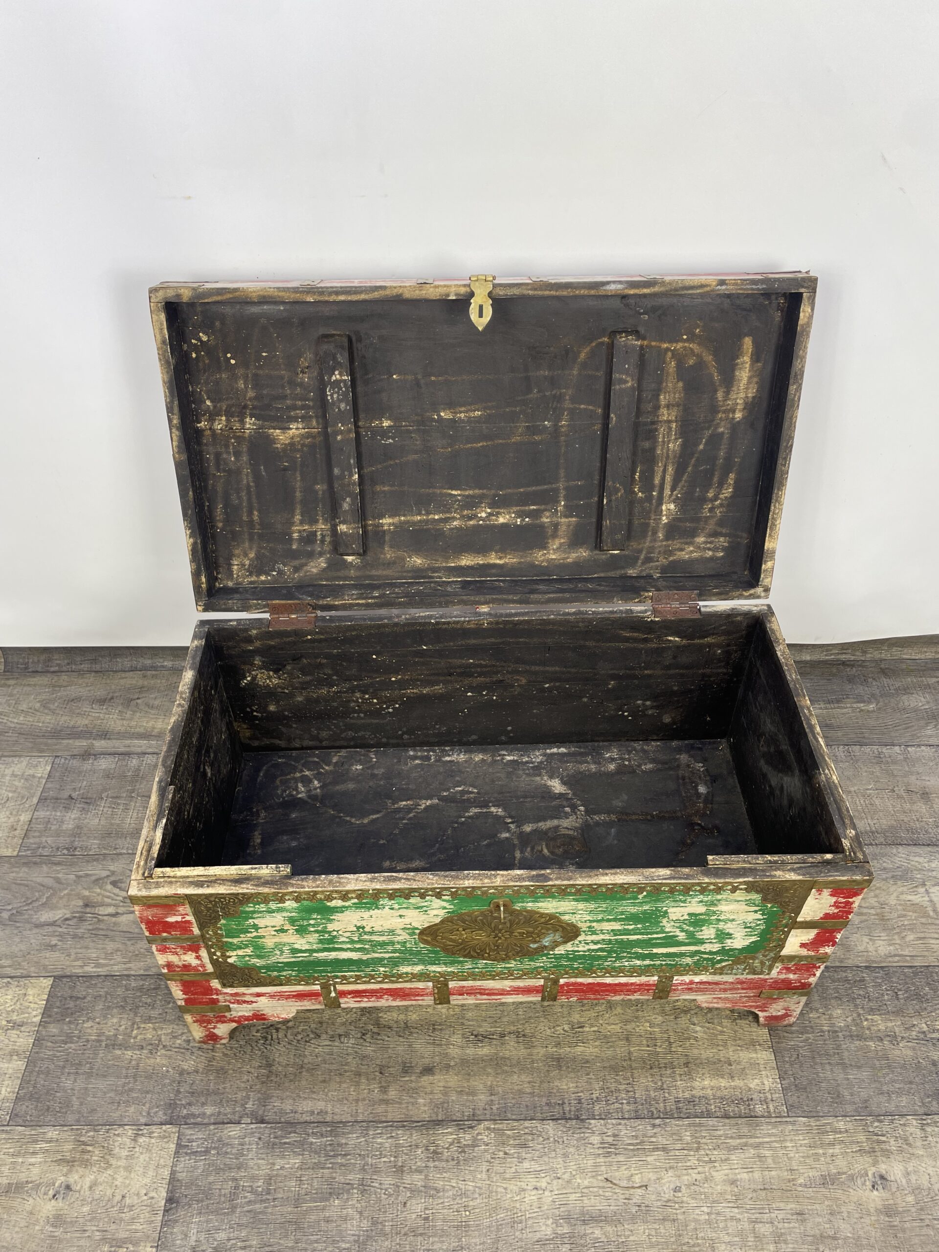 Skrzynia z drewna palisander okucia z mosiądzu - obrazek 14