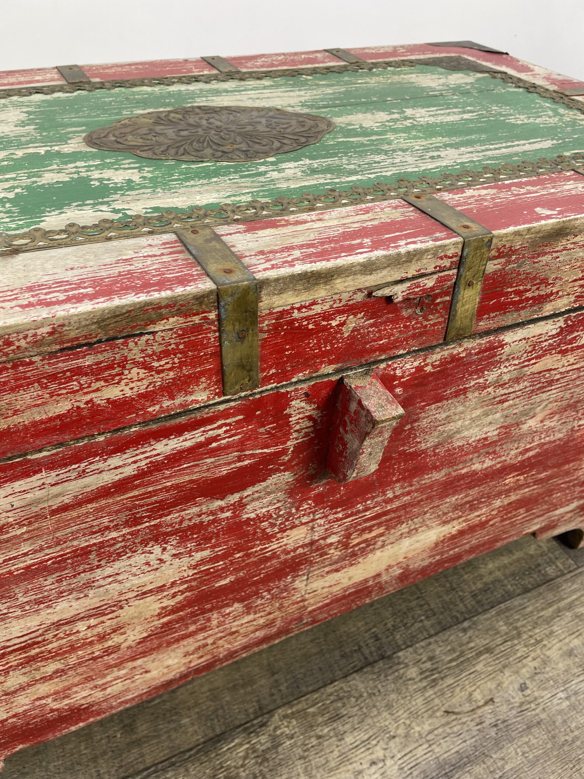 Skrzynia z drewna palisander okucia z mosiądzu - obrazek 16