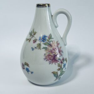 Wazon porcelanowy w kwiaty